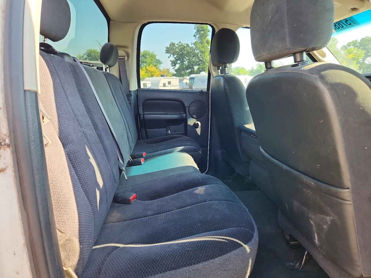 2004 Dodge Ram 2500 St White vin: 3D7KU28D04G159950
