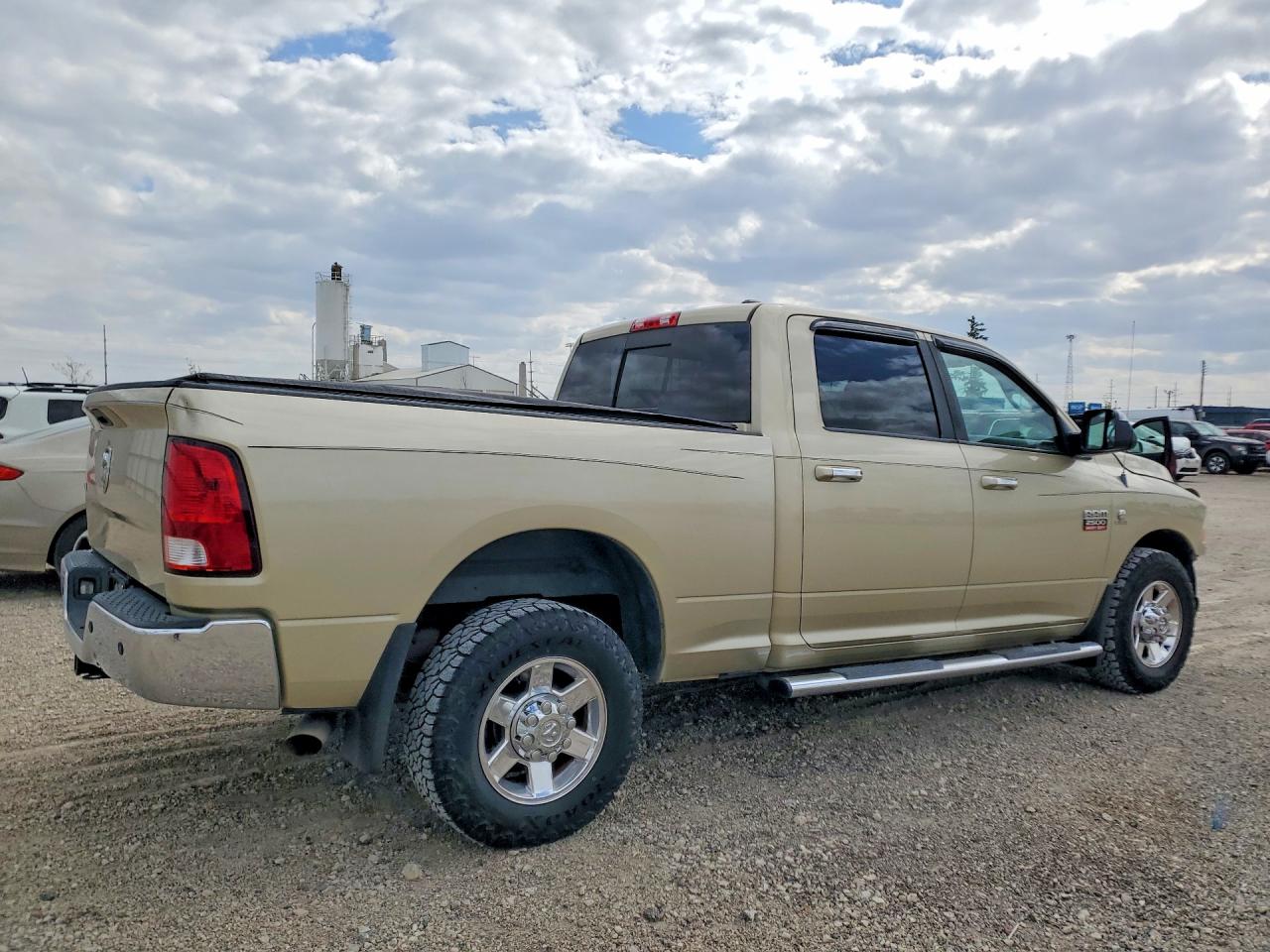 2011 Dodge Ram 2500 Gold vin: 3D7TP2CL0BG536686