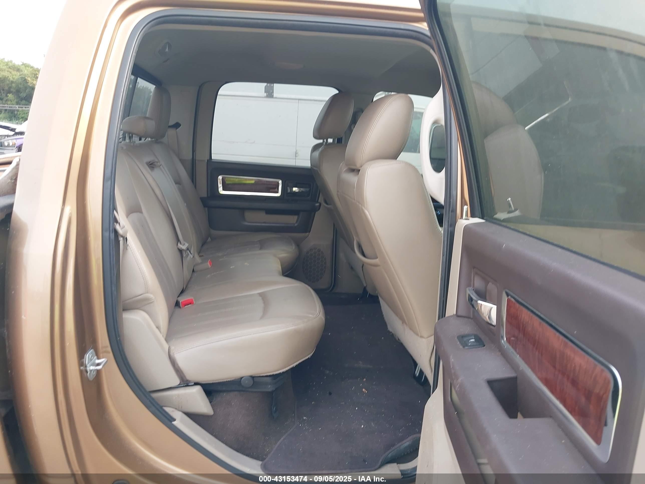 2011 Ram Ram 2500 Laramie Gold vin: 3D7TP2CL2BG593147