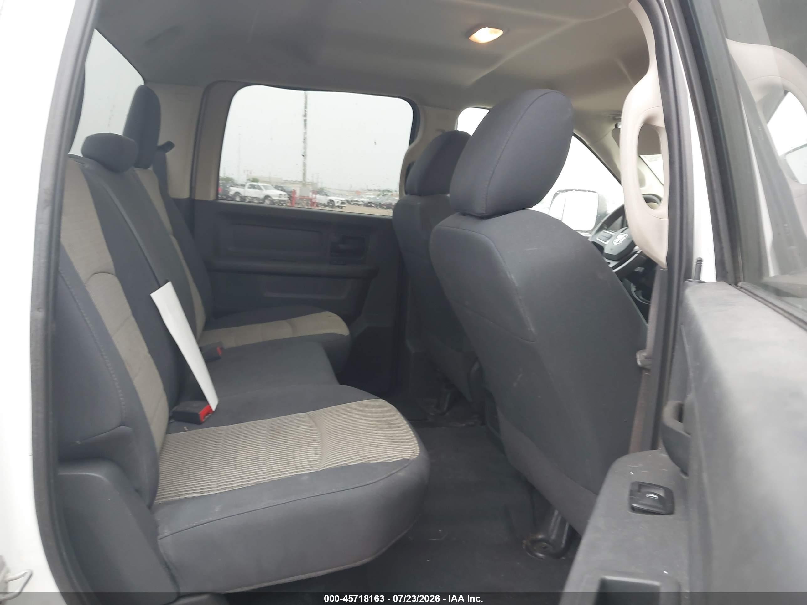 2011 Ram 2500 St White vin: 3D7TP2CL5BG636153