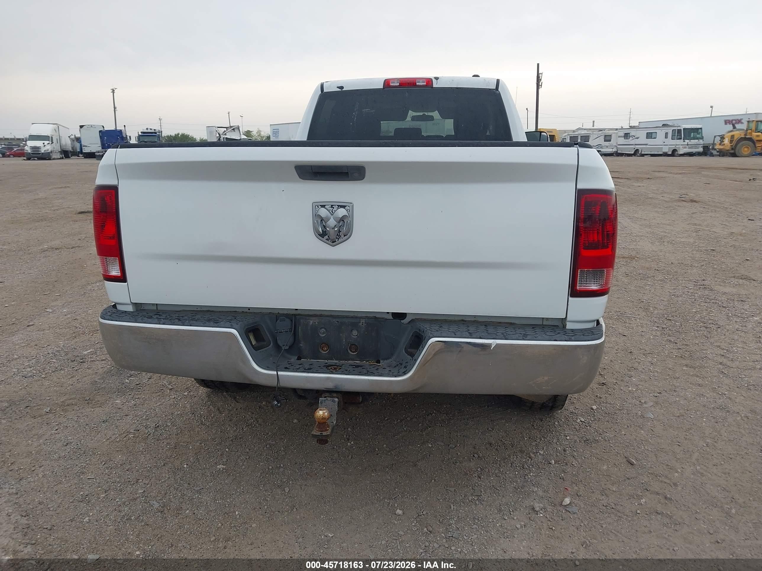 2011 Ram 2500 St White vin: 3D7TP2CL5BG636153