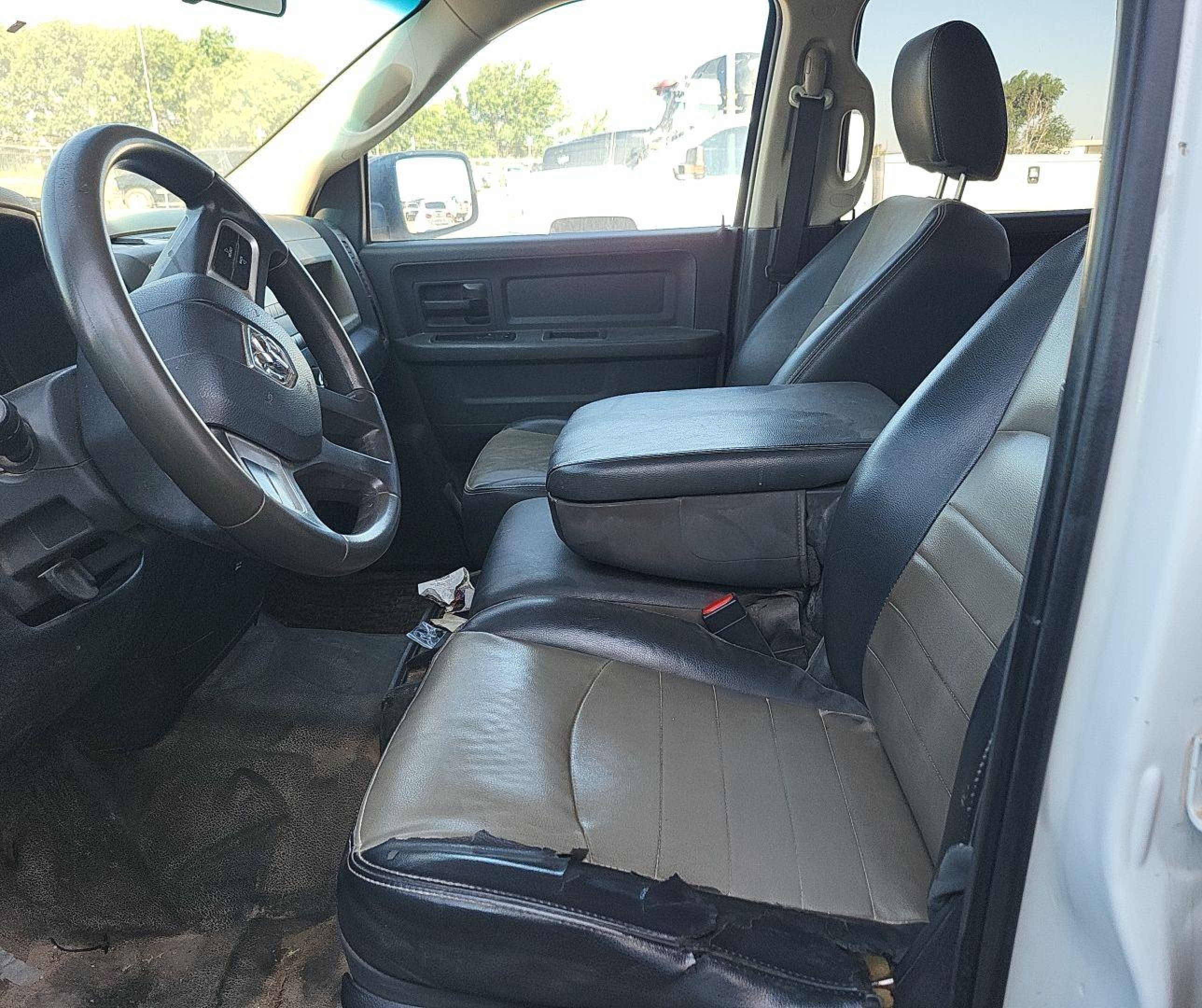 2011 Dodge Ram 2500   vin: 3D7TP2CT8BG584145
