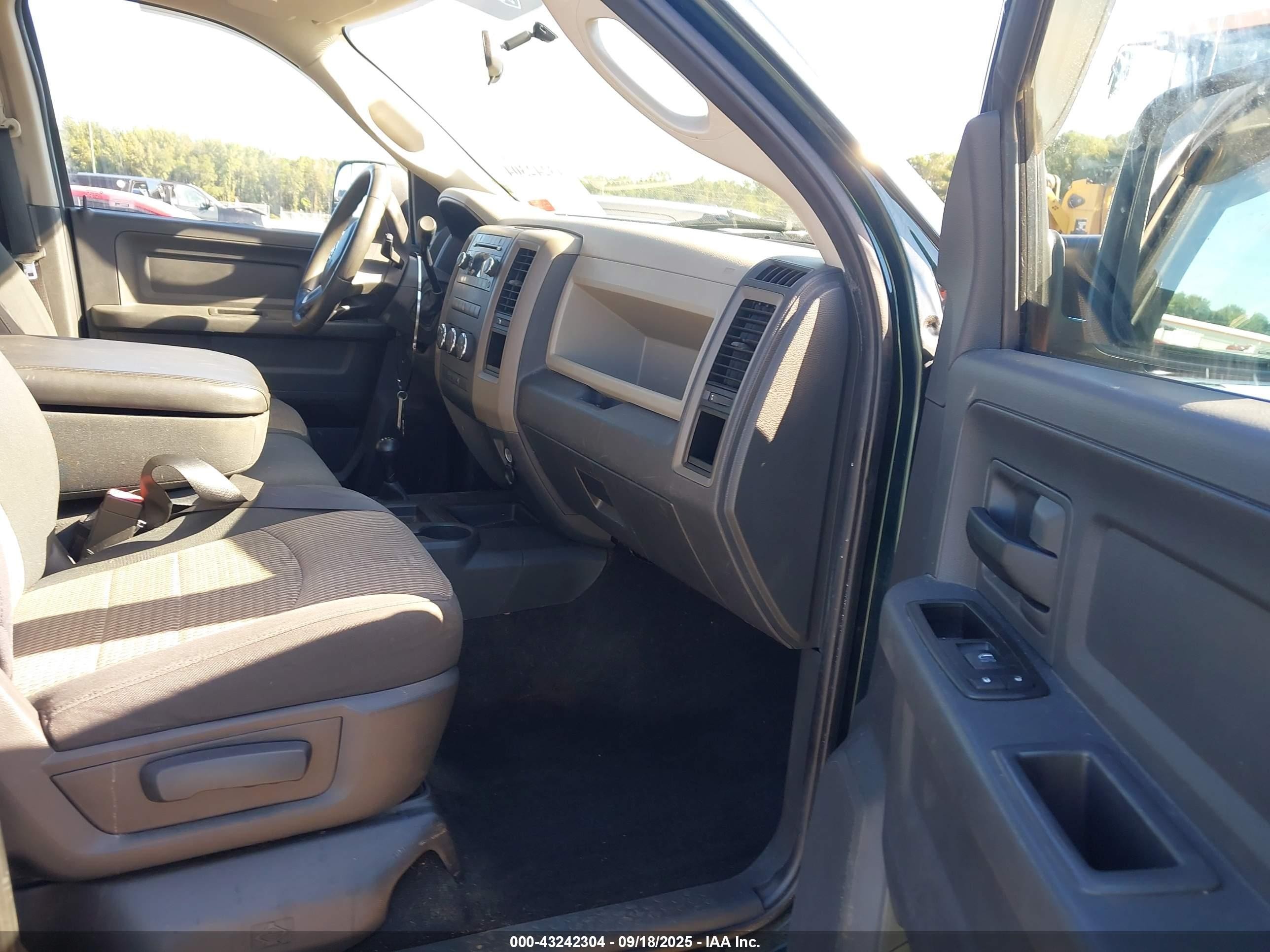 2011 Ram Ram 2500 St Green vin: 3D7TT2CT1BG628904