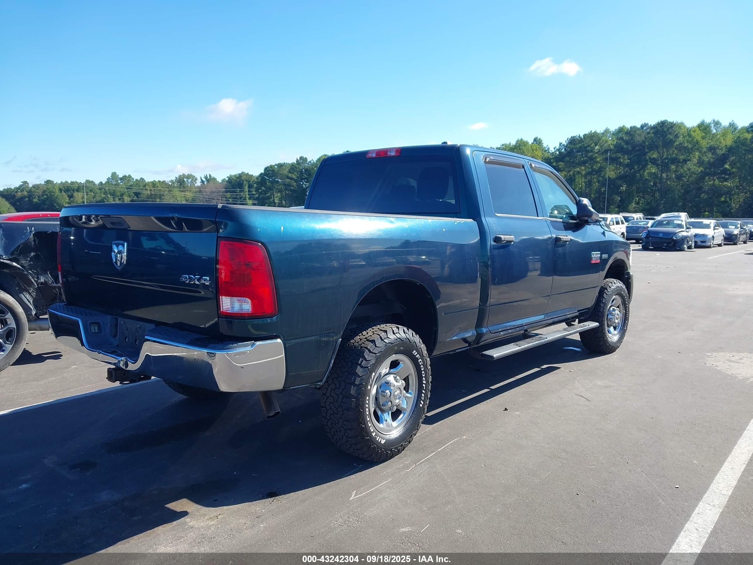 2011 Ram Ram 2500 St Green vin: 3D7TT2CT1BG628904