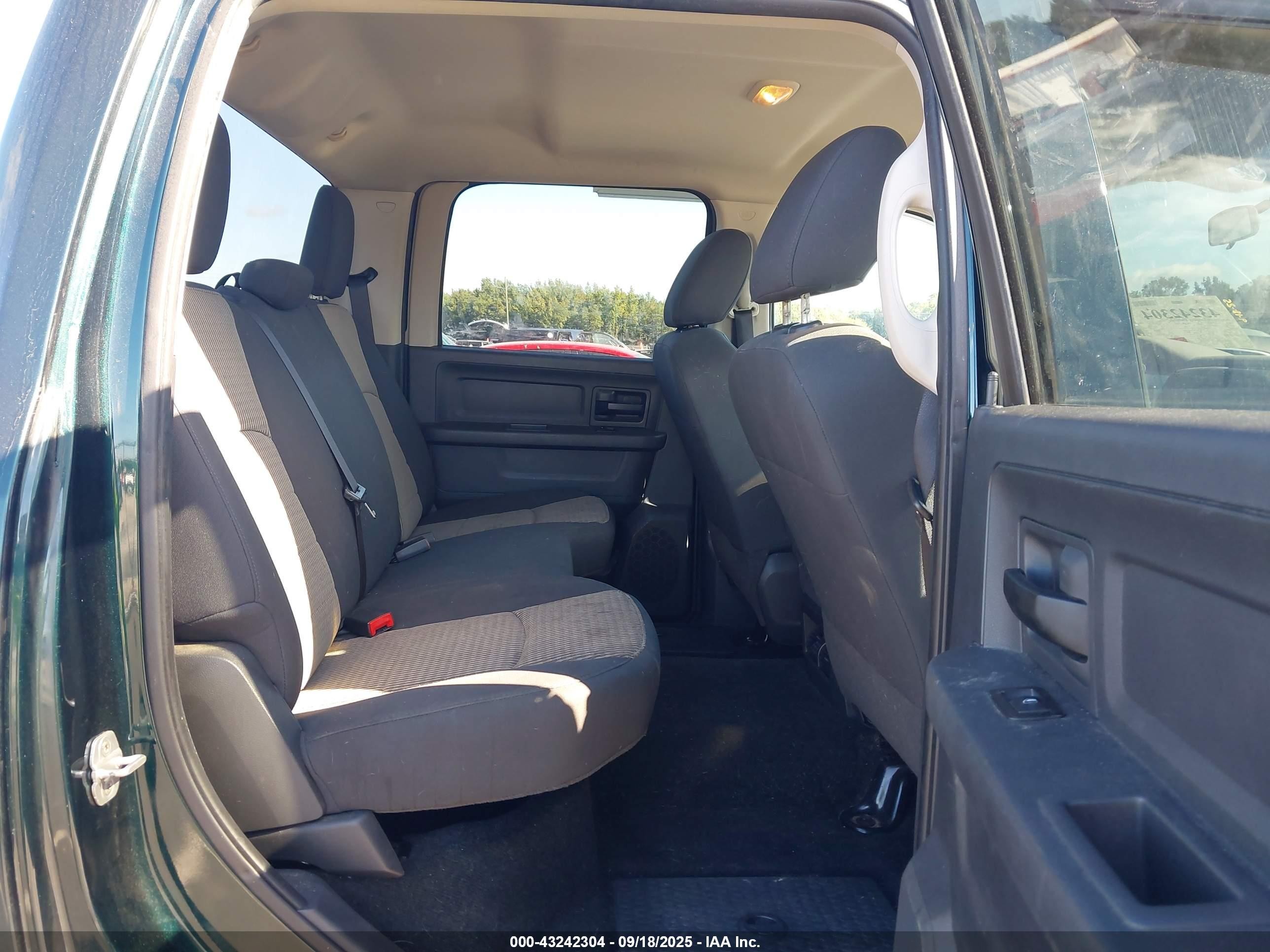 2011 Ram Ram 2500 St Green vin: 3D7TT2CT1BG628904