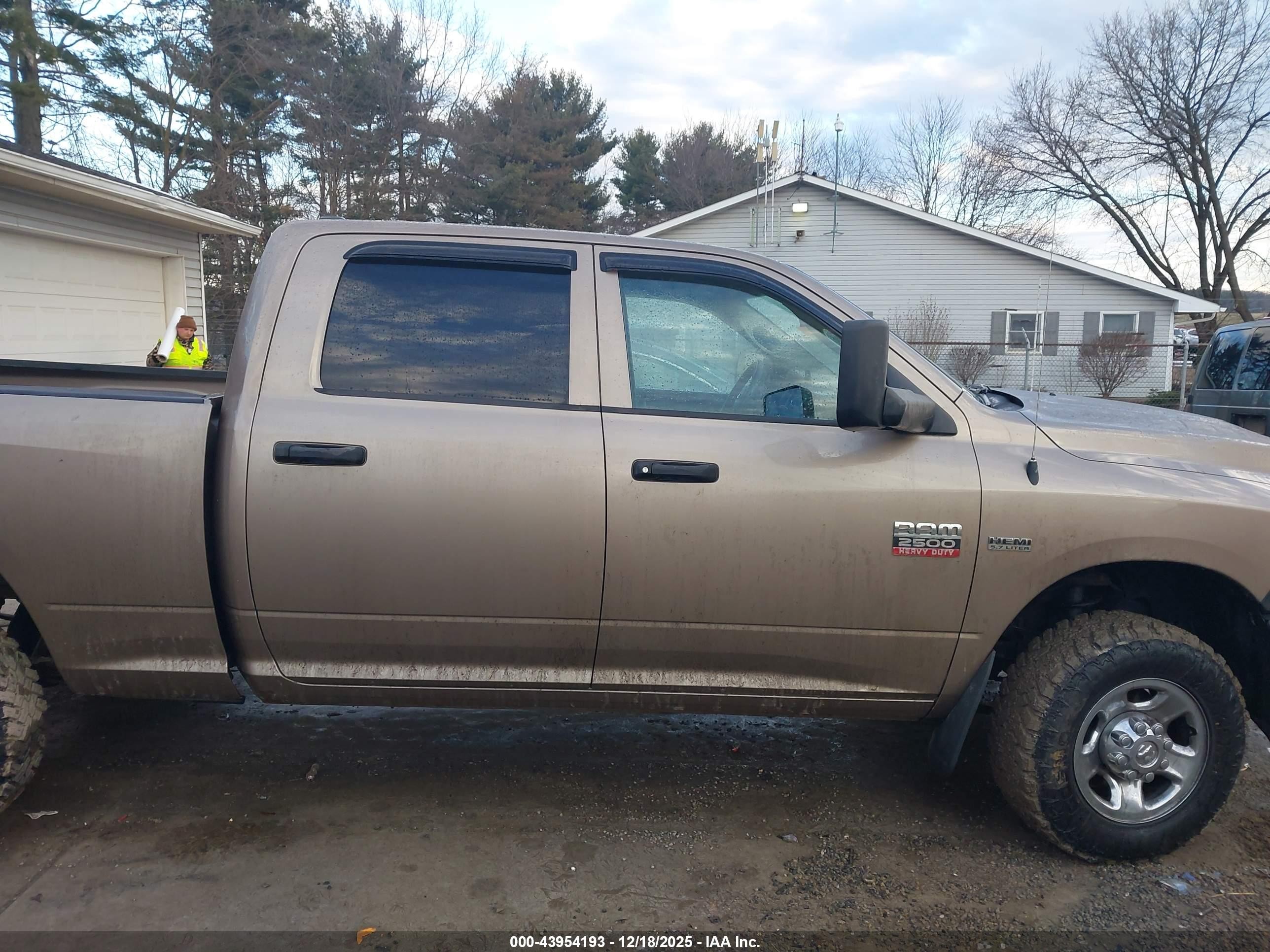 2010 Dodge Ram 2500 St Gold vin: 3D7TT2CT5AG123012