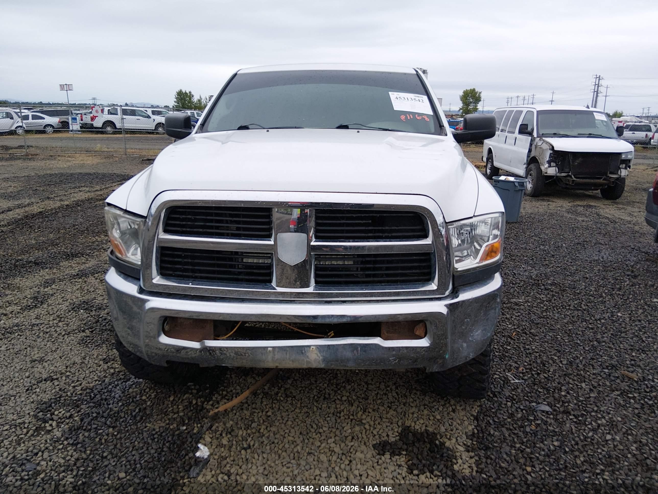 2010 Dodge Ram 2500 St White vin: 3D7TT2CT5AG187017