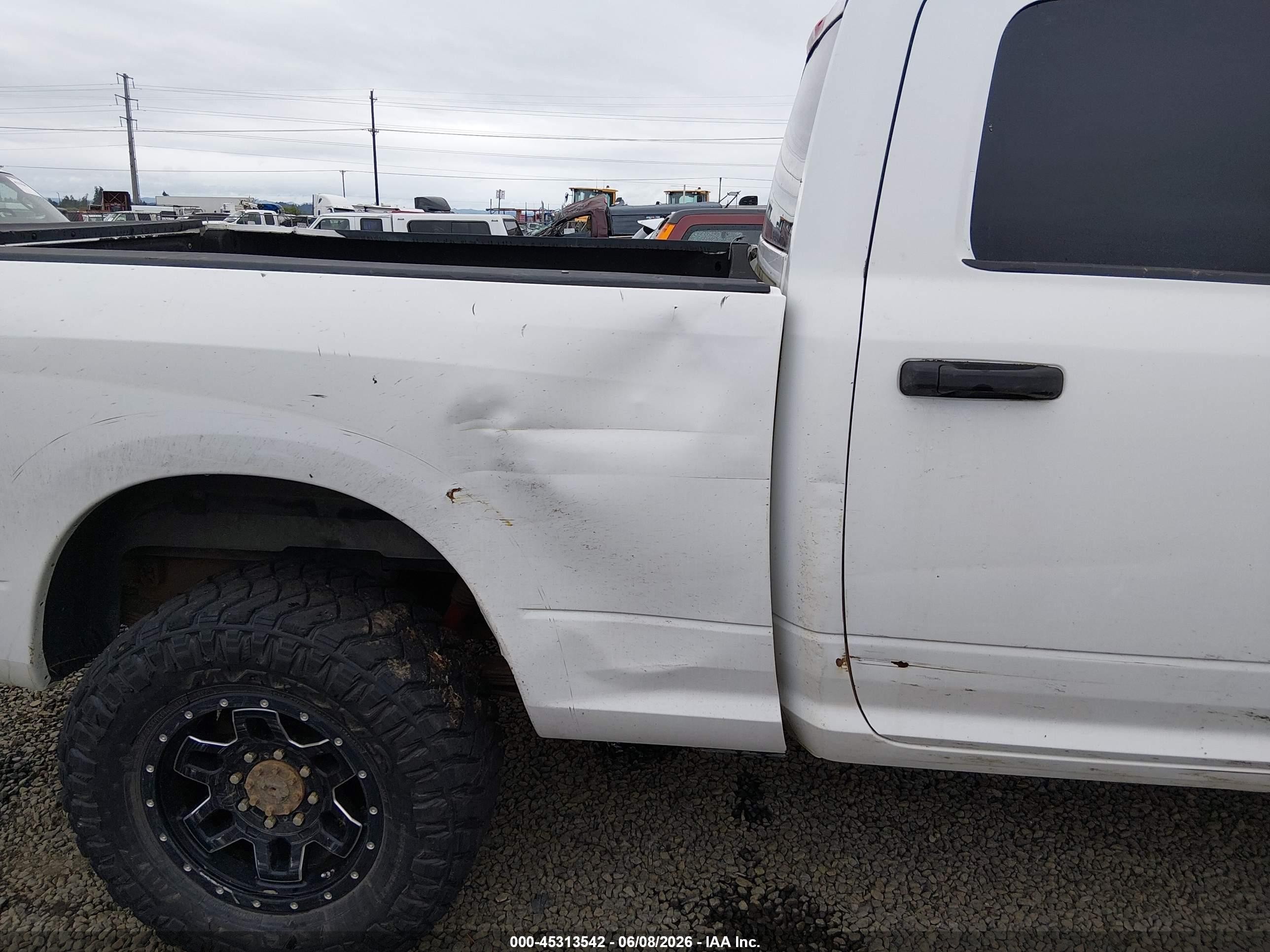 2010 Dodge Ram 2500 St White vin: 3D7TT2CT5AG187017