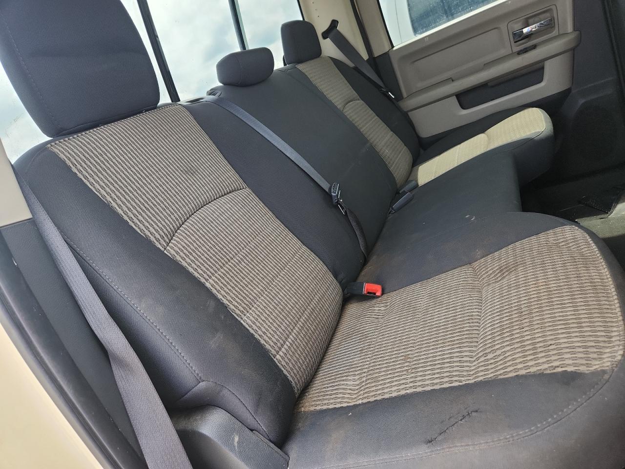2011 Dodge Ram 2500 Cream vin: 3D7TT2CT6BG613721