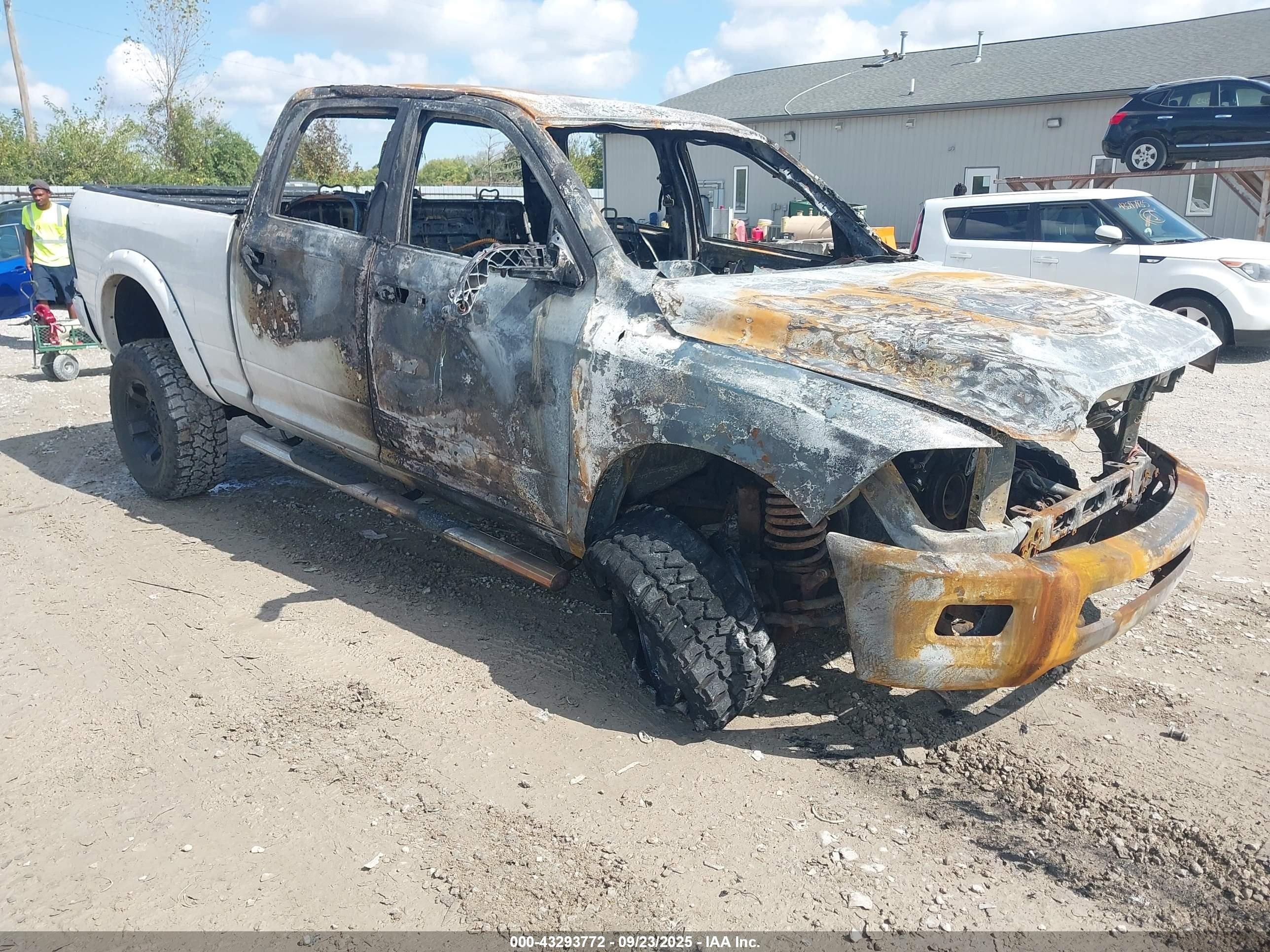 2010 Dodge Ram 2500 St White vin: 3D7TT2CT7AG151555