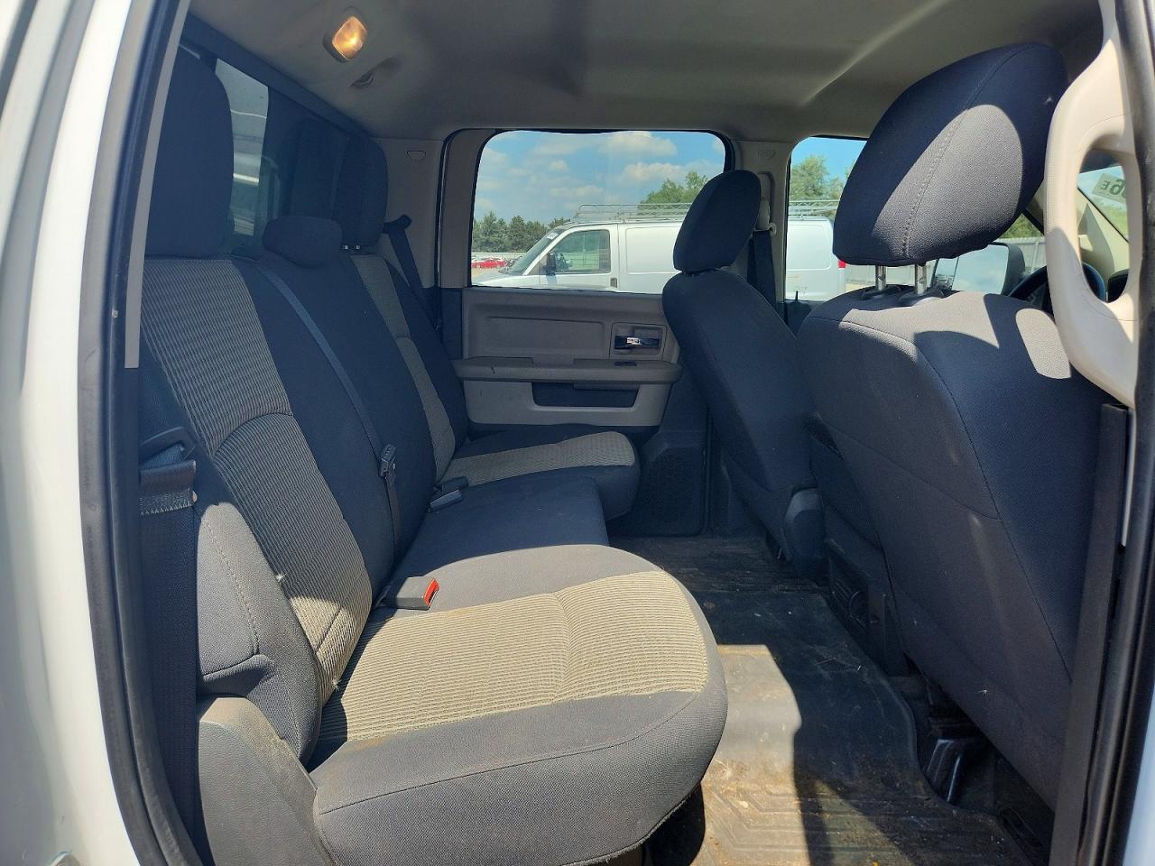 2011 Dodge Ram 2500 Silver vin: 3D7TT2CT9BG595389
