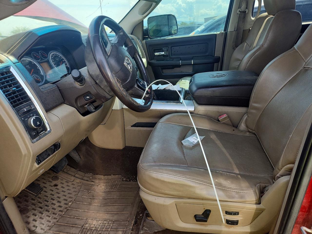 2011 Dodge Ram 2500 Red vin: 3D7TT2CT9BG608304