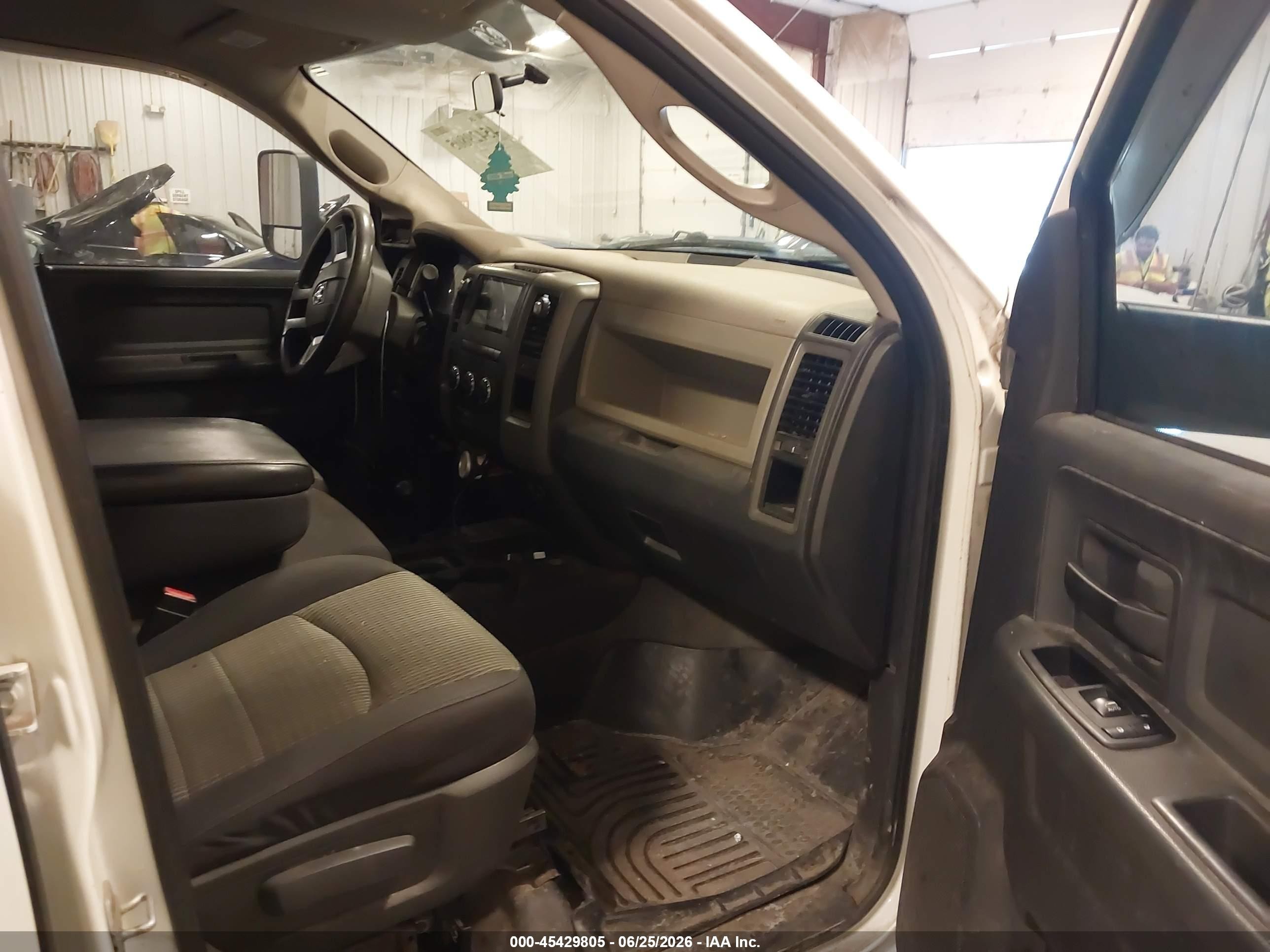2010 Dodge Ram 2500 St White vin: 3D7UT2CL0AG170503