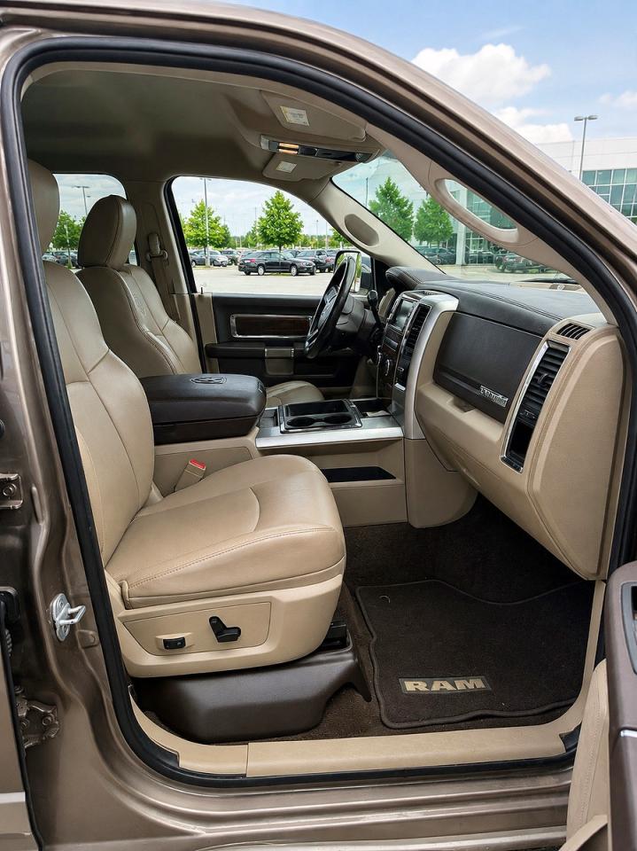 2010 Dodge Ram 2500 Two Tone vin: 3D7UT2CL0AG189021