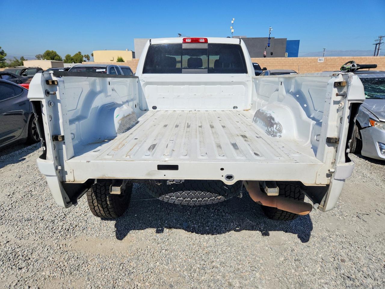 2010 Dodge Ram 2500 White vin: 3D7UT2CL9AG106914
