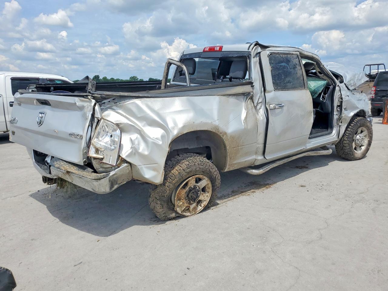2011 Dodge Ram 2500 Silver vin: 3D7UT2CLXBG557531