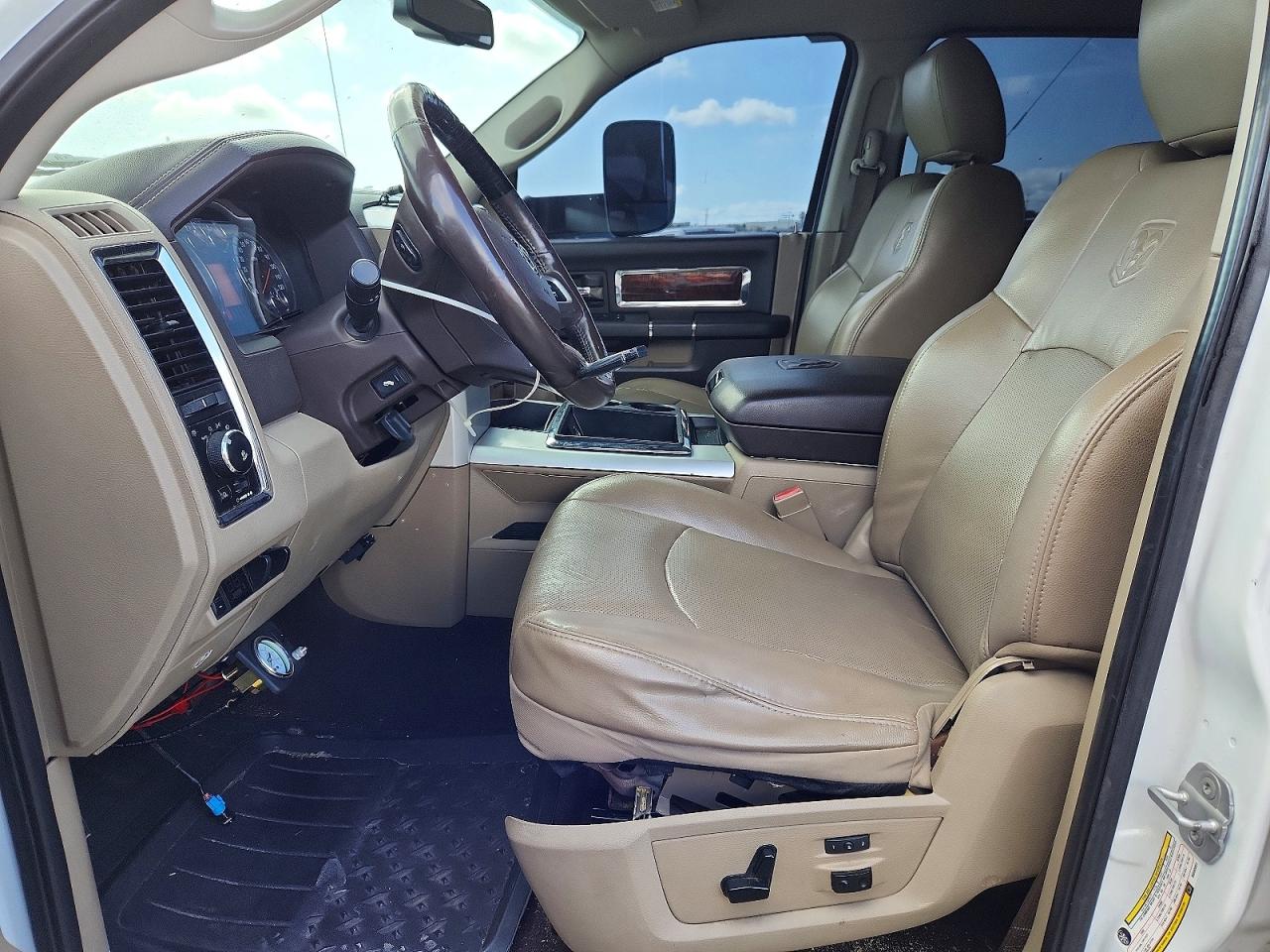 2011 Dodge Ram 2500 White vin: 3D7UT2HL0BG590031