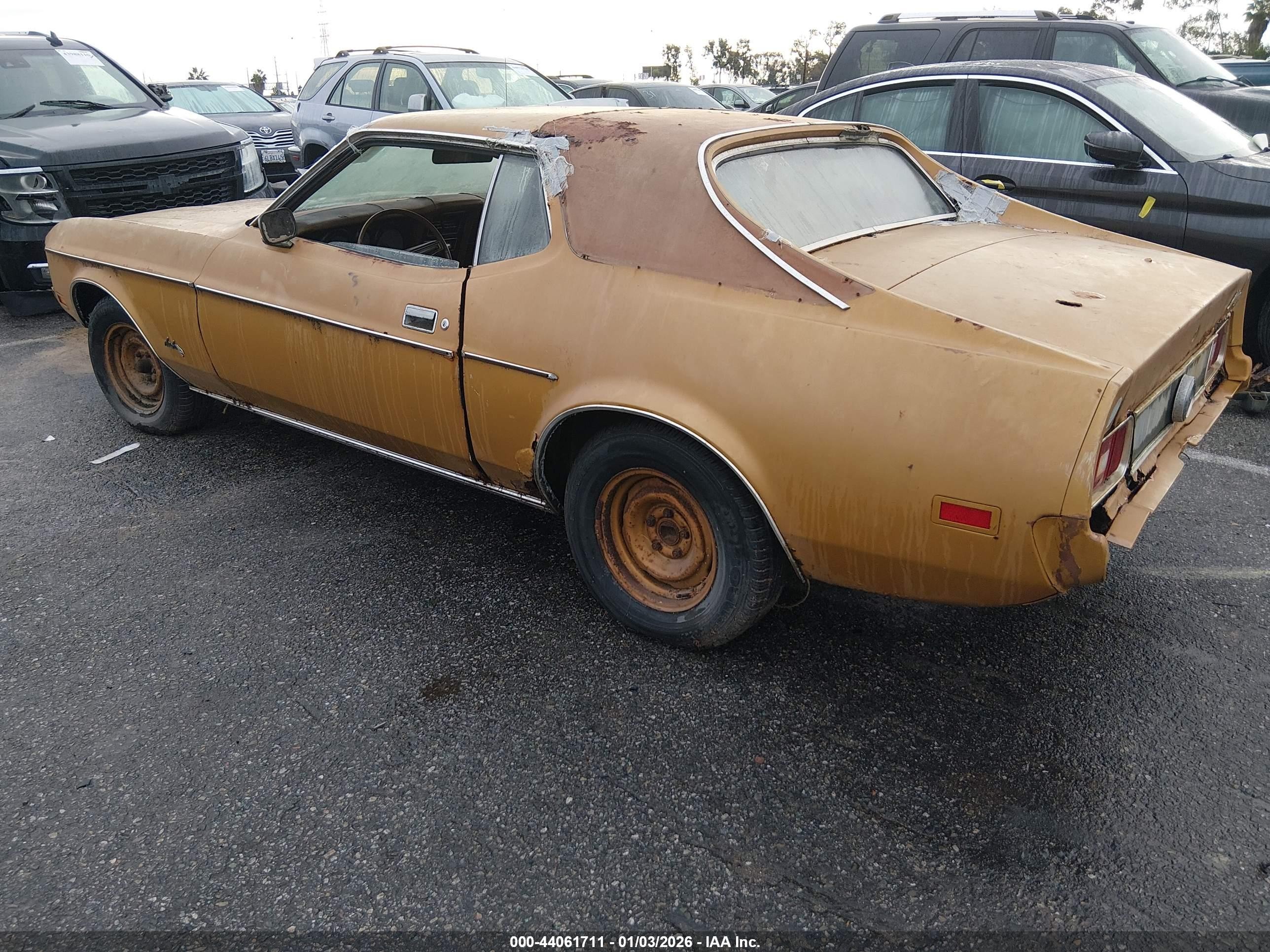 1973 Ford Mustang   Золотой vin: 3F01F186832      