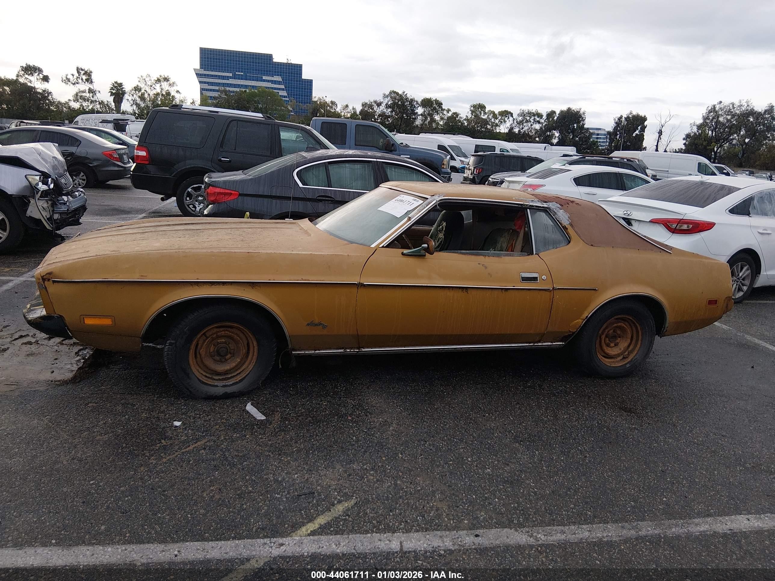 1973 Ford Mustang   Золотой vin: 3F01F186832      