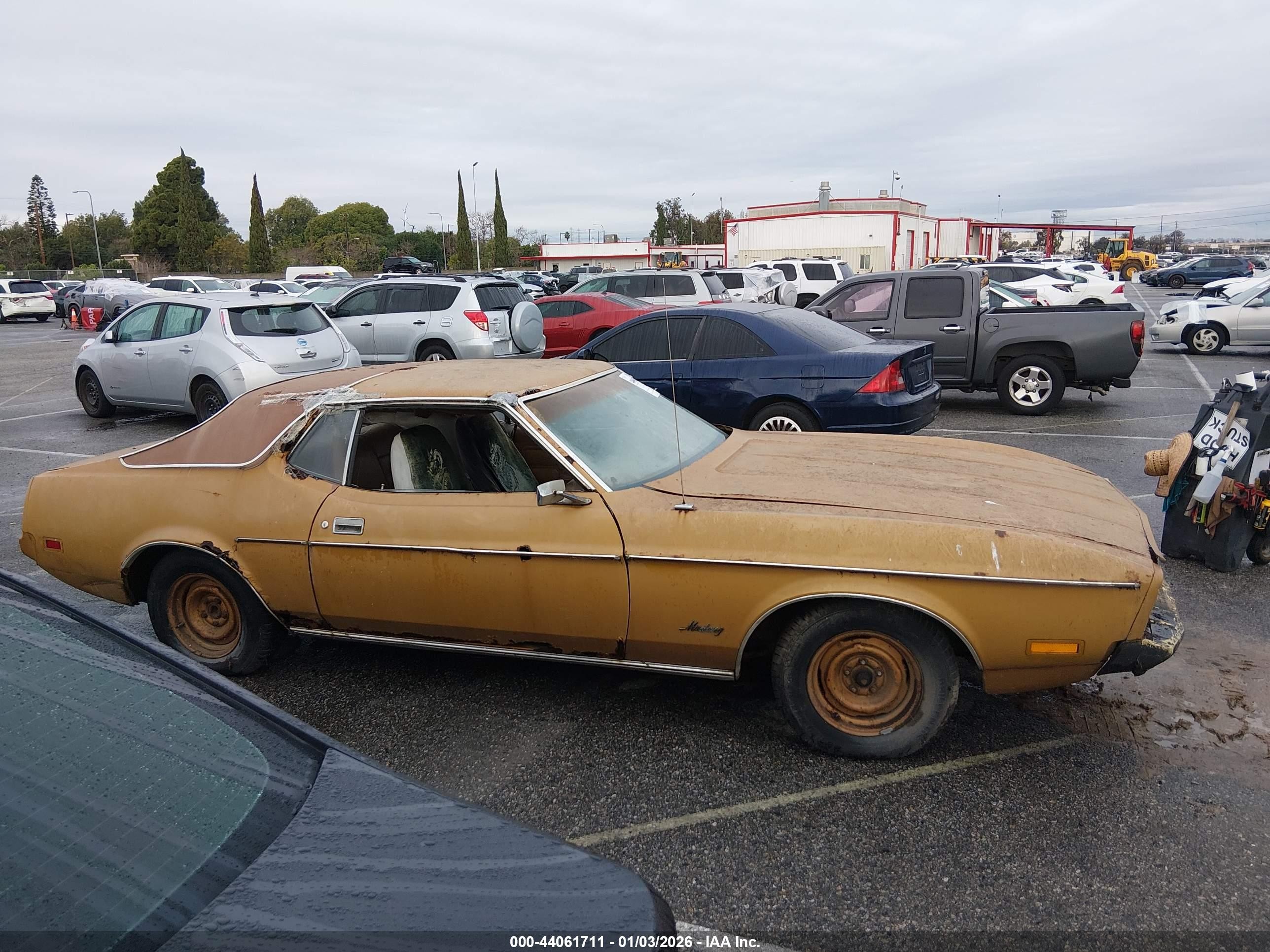 1973 Ford Mustang   Золотой vin: 3F01F186832      