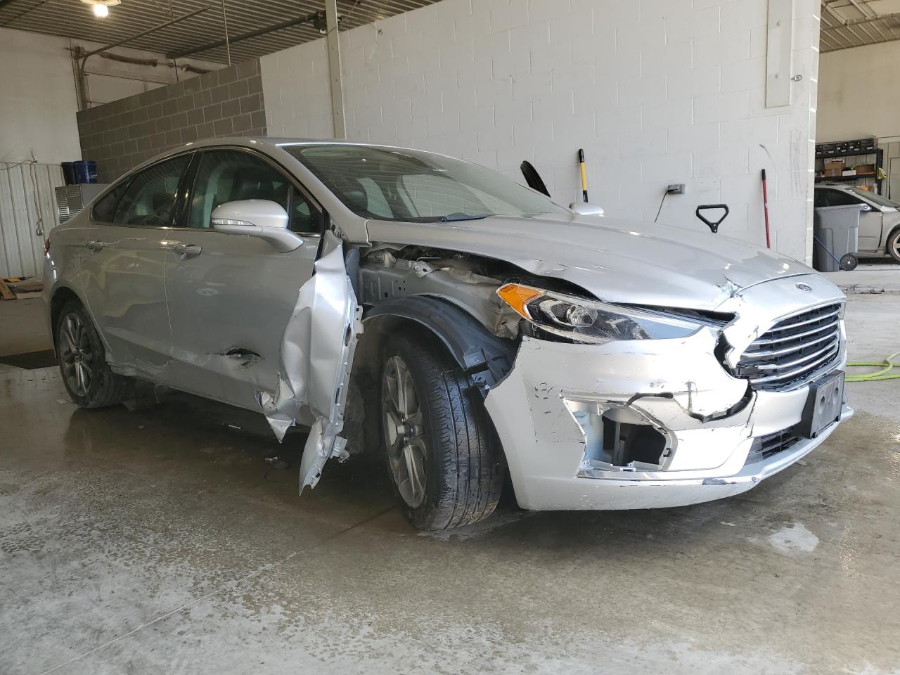 2019 Ford Fusion Sel Silver vin: 3FA6P0CD2KR253463 Damage: Right Head Lamp, Broken, Replacement Required