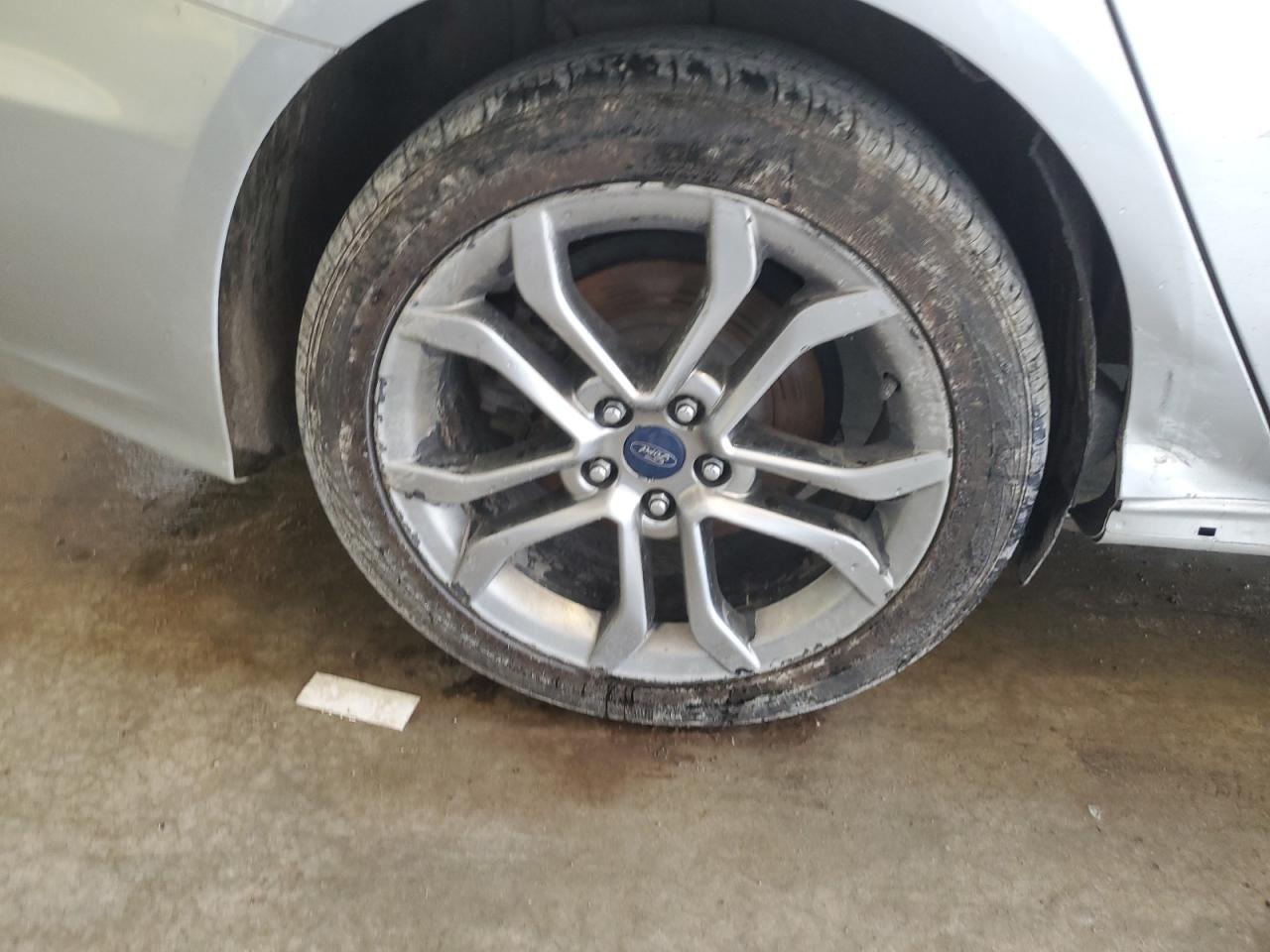 2019 Ford Fusion Sel Silver vin: 3FA6P0CD2KR253463 Damage: Right Rear Wheel, Curb Rash, > 12 Inches