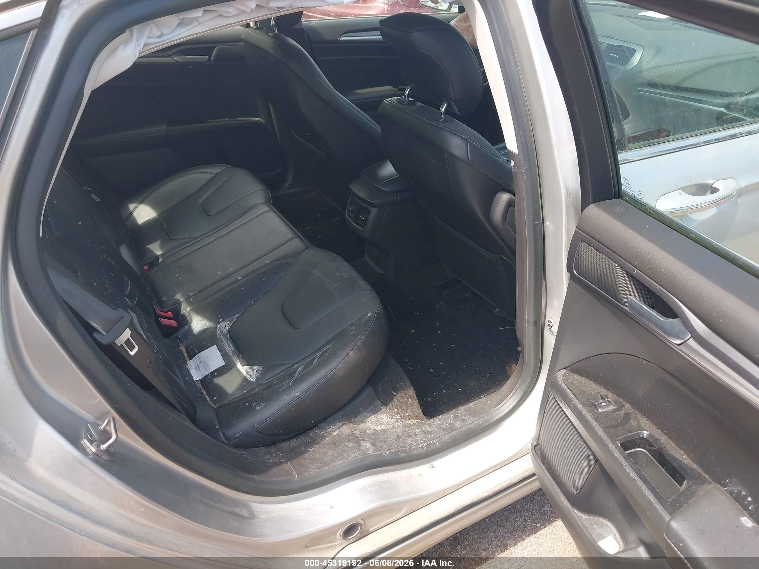 2014 Ford Fusion Titanium Серебряный vin: 3FA6P0D90ER313593