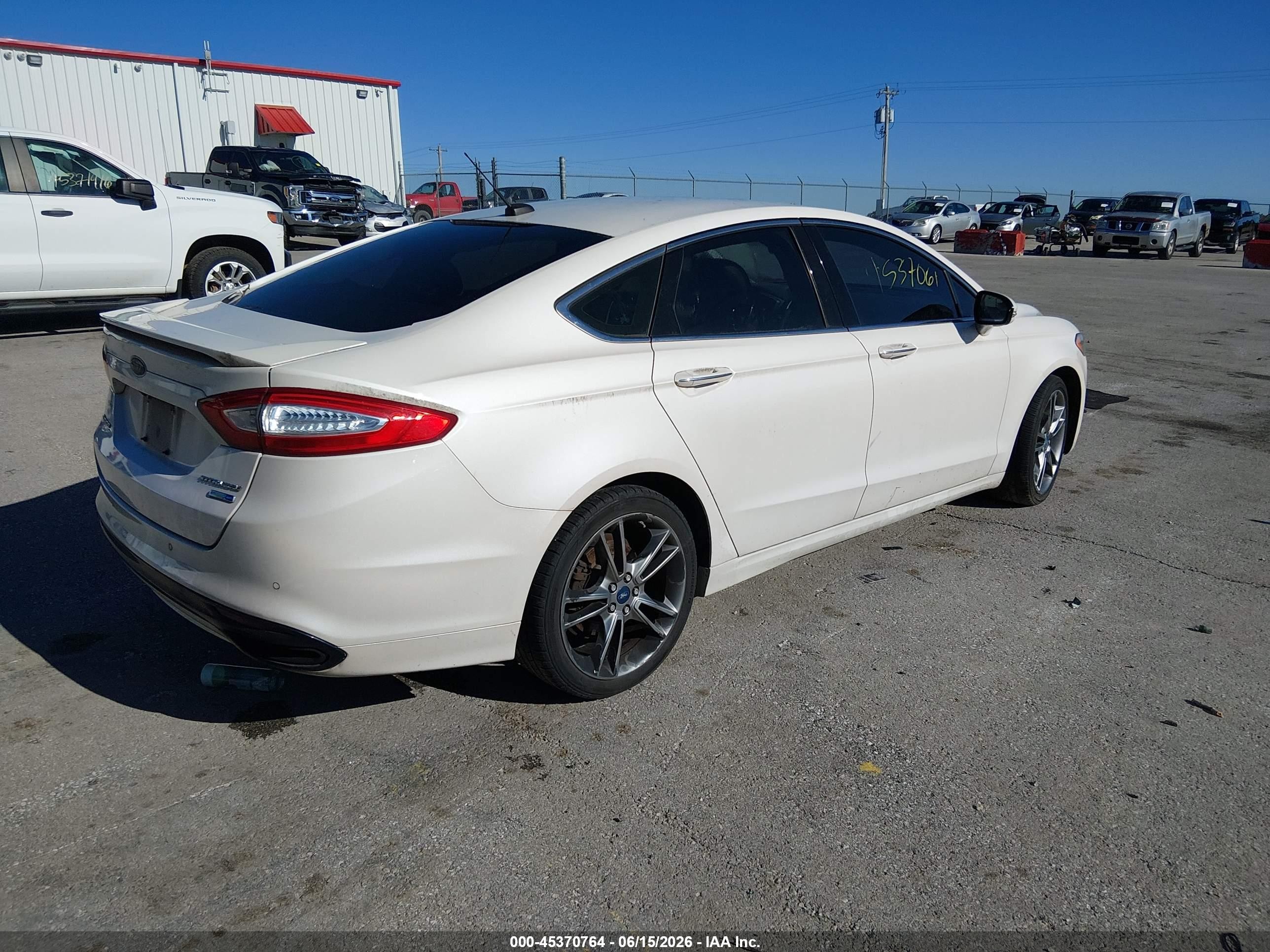 2013 Ford Fusion Titanium White vin: 3FA6P0D91DR144800