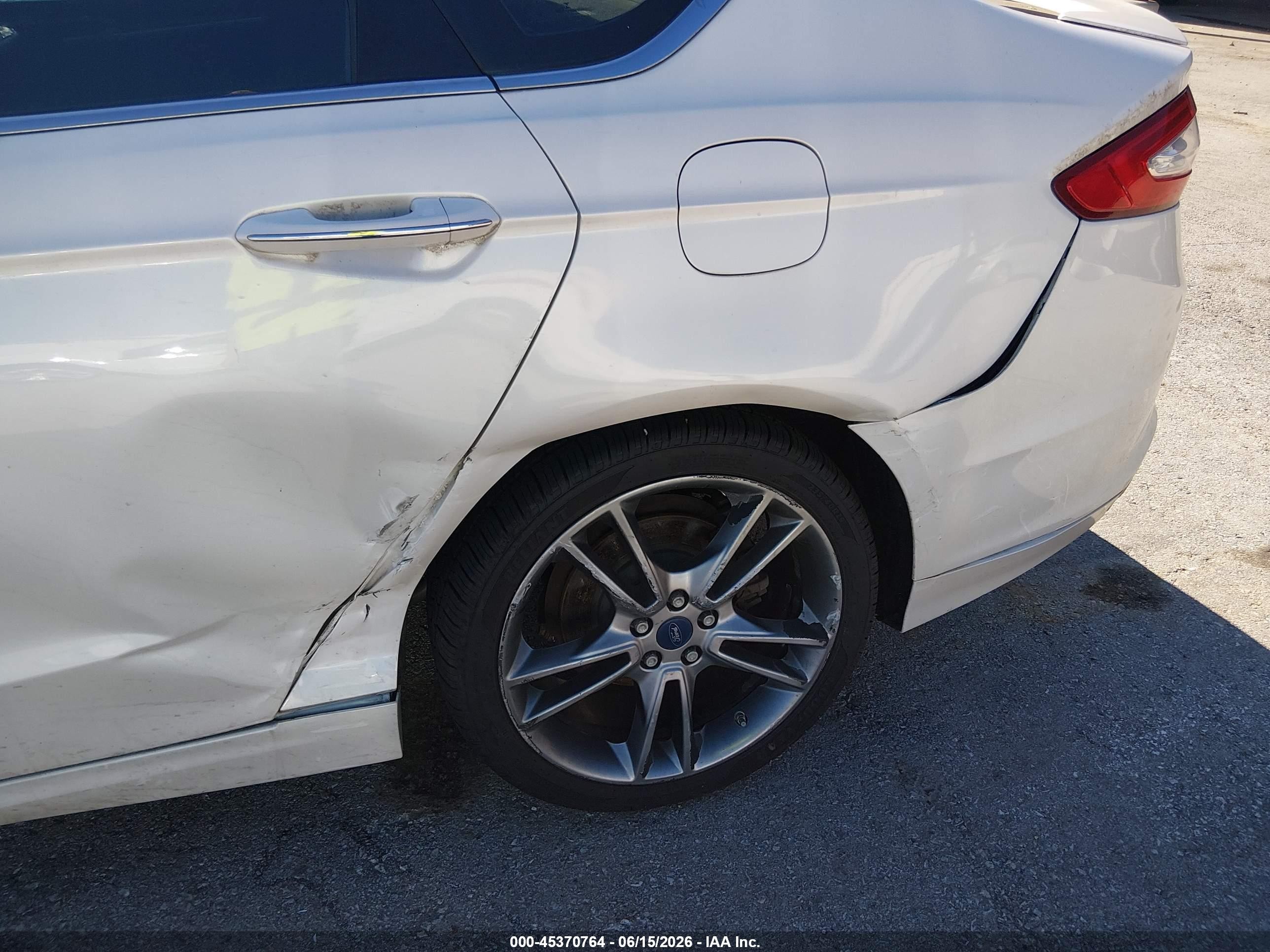 2013 Ford Fusion Titanium White vin: 3FA6P0D91DR144800