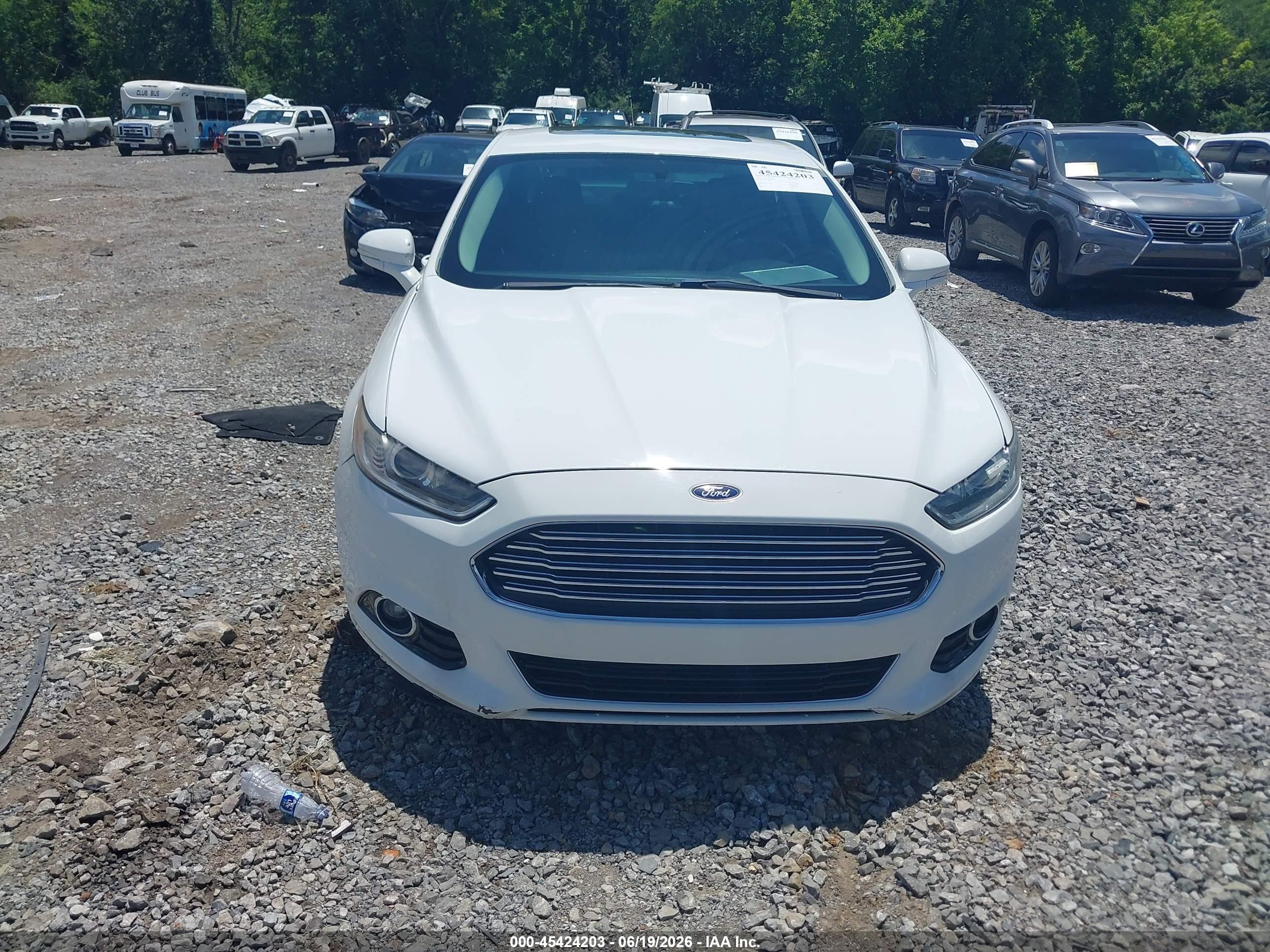 2014 Ford Fusion Titanium White vin: 3FA6P0D91ER120255