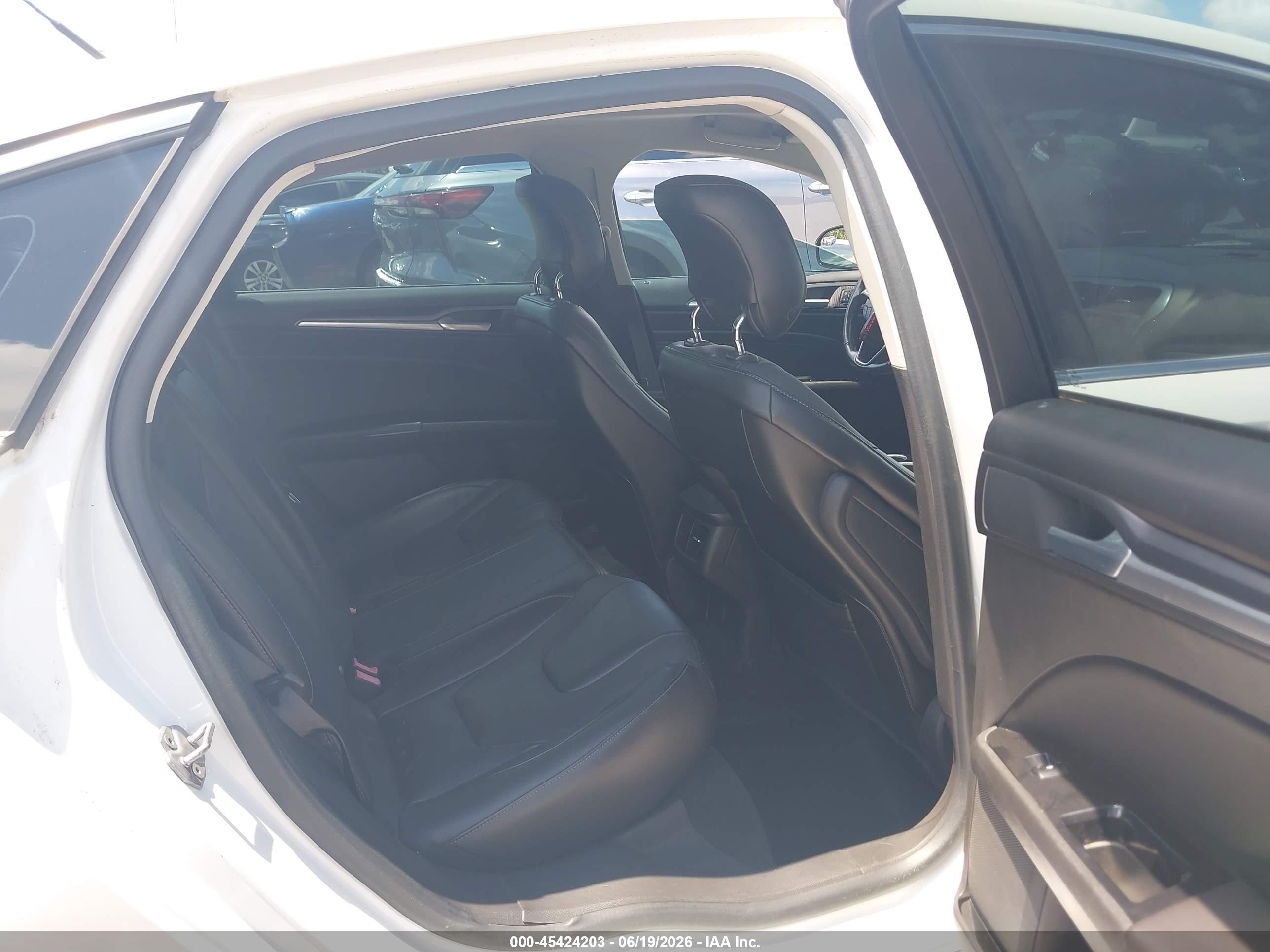 2014 Ford Fusion Titanium White vin: 3FA6P0D91ER120255