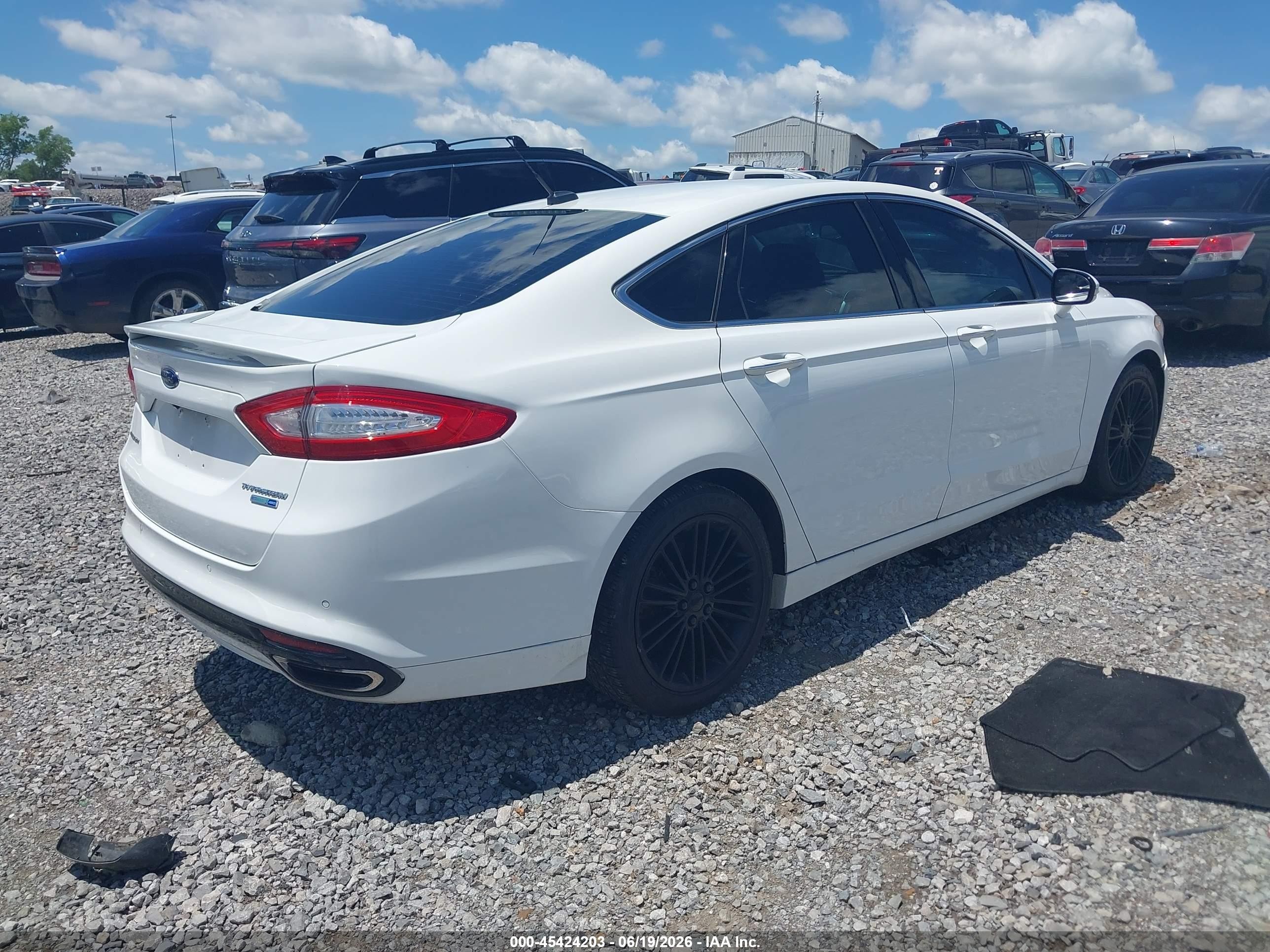 2014 Ford Fusion Titanium White vin: 3FA6P0D91ER120255