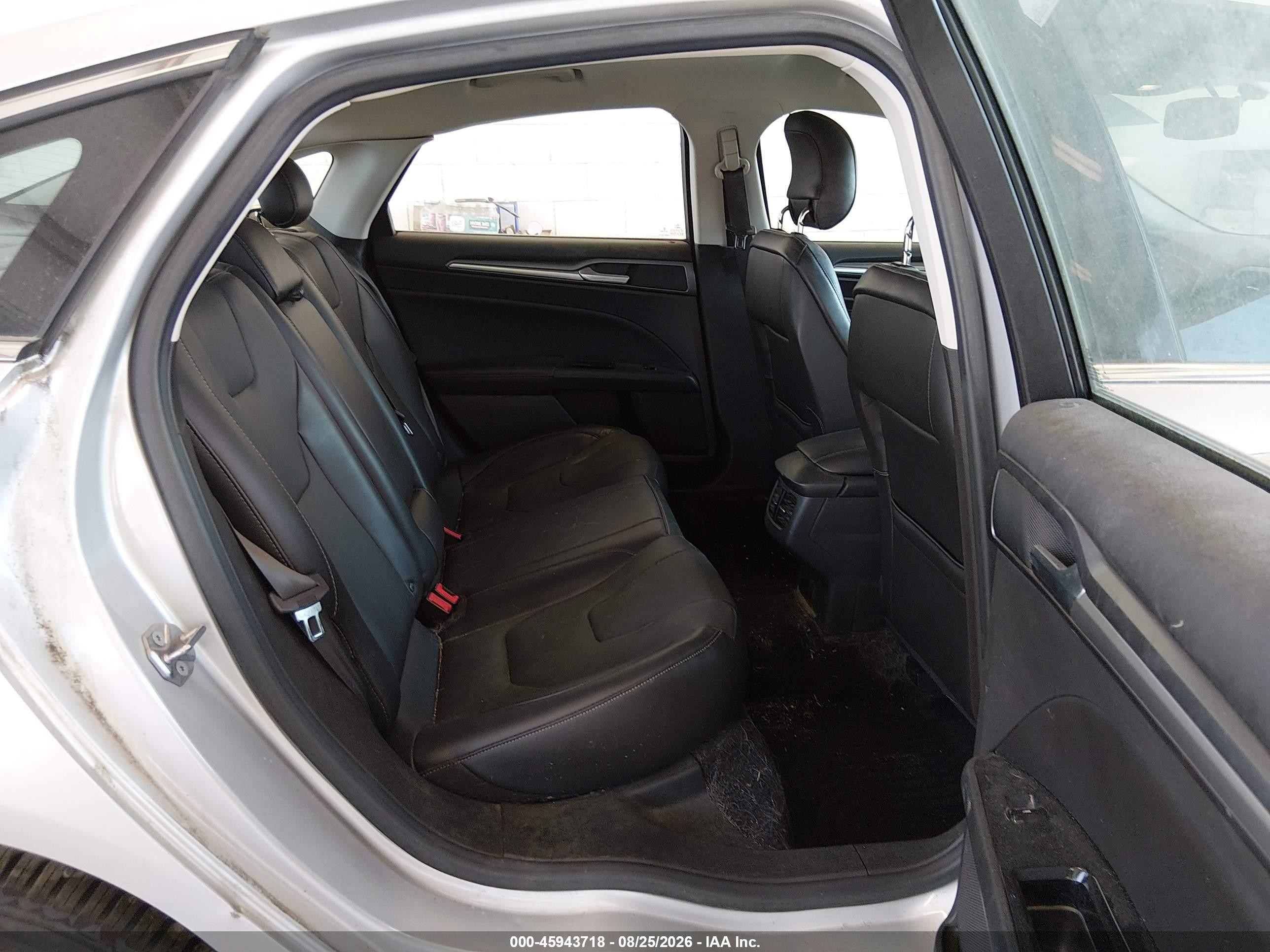 2014 Ford Fusion Titanium Silver vin: 3FA6P0D91ER360177