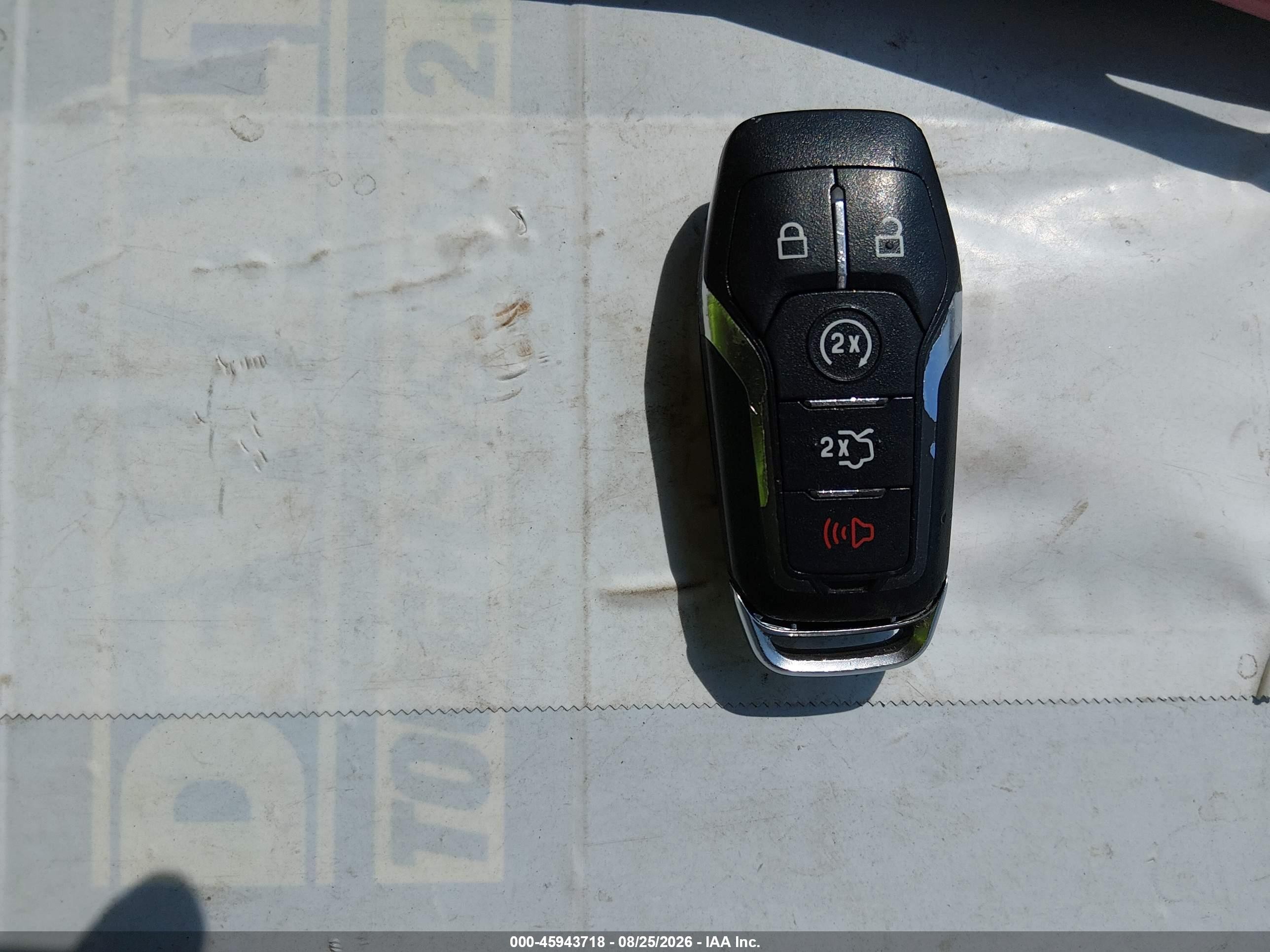 2014 Ford Fusion Titanium Silver vin: 3FA6P0D91ER360177