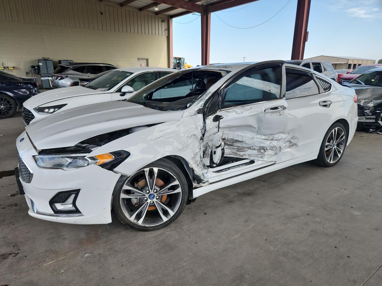 2019 Ford Fusion Titanium White vin: 3FA6P0D92KR153101 Damage: Front Bumper/Cover, Broken, Replacement Required