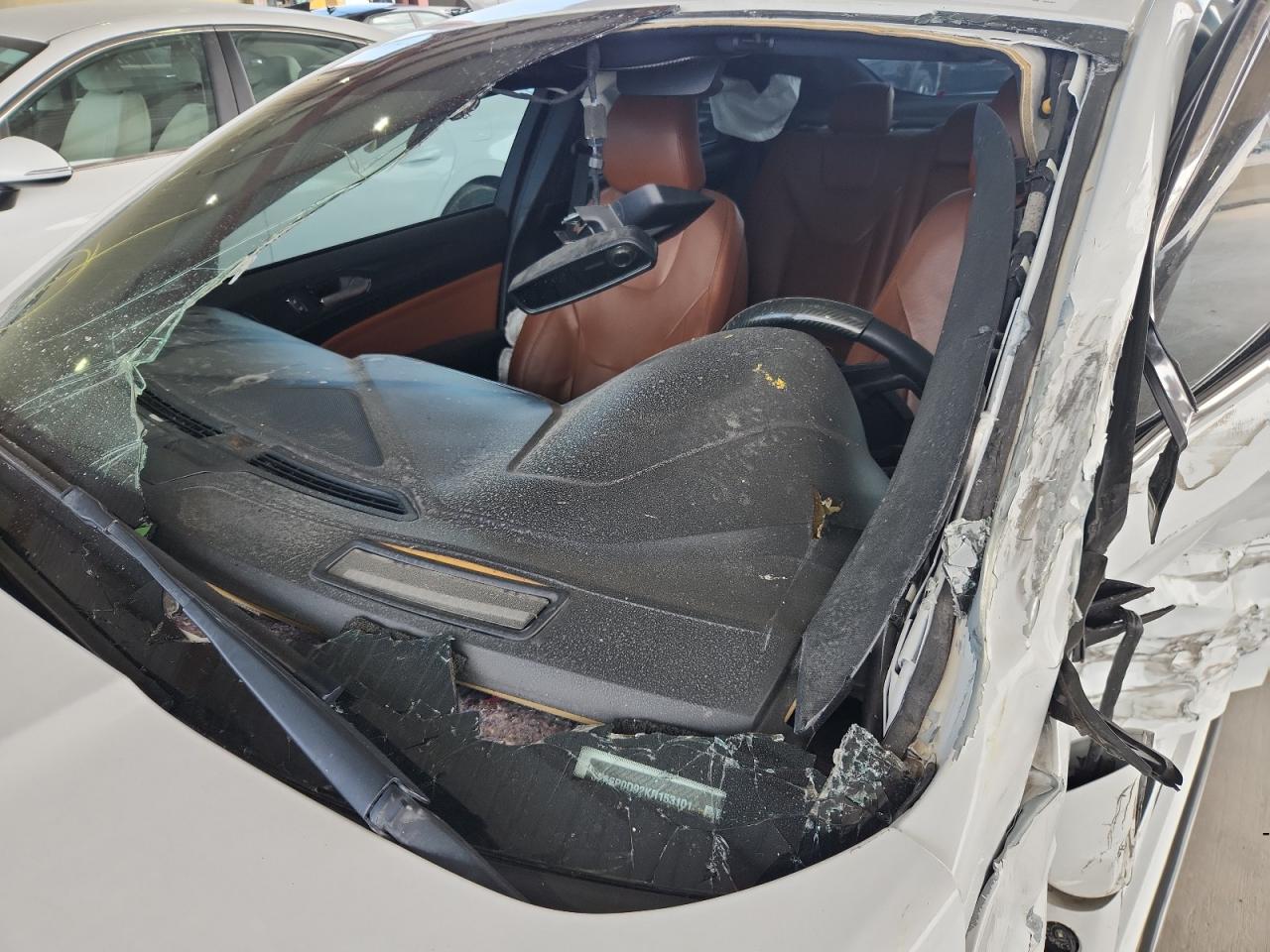 2019 Ford Fusion Titanium White vin: 3FA6P0D92KR153101 Damage: Dash, Broken, Replacement Required