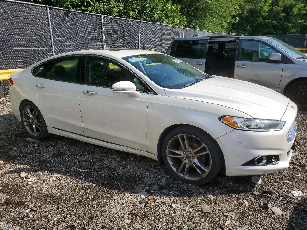 2013 Ford Fusion Titanium Белый vin: 3FA6P0D93DR232408
