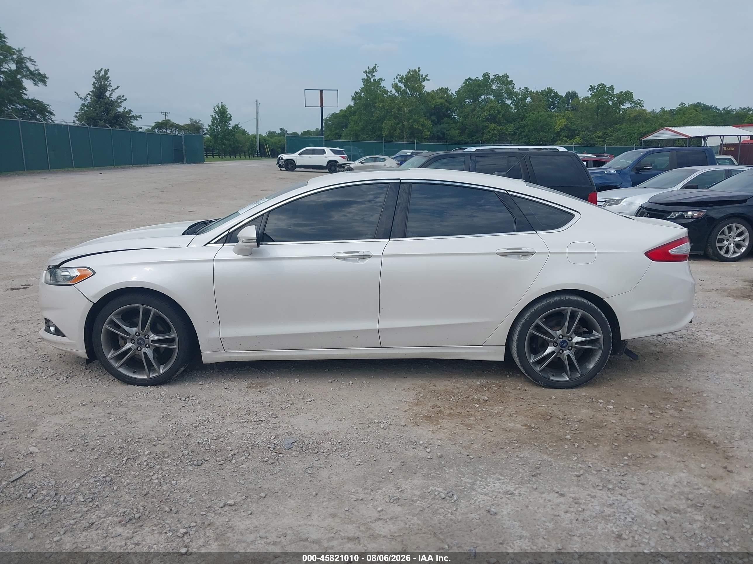 2013 Ford Fusion Titanium White vin: 3FA6P0D93DR302697