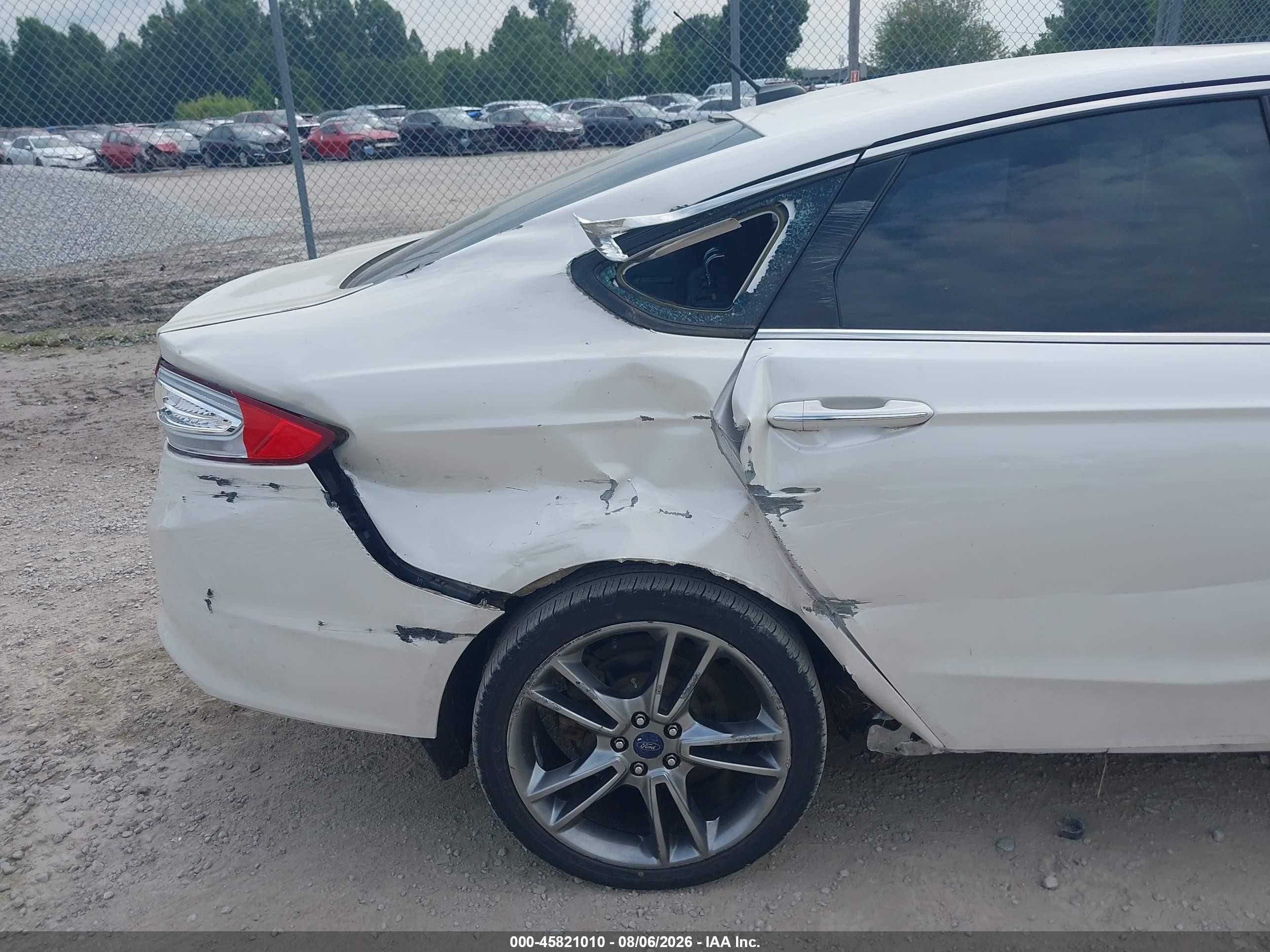 2013 Ford Fusion Titanium White vin: 3FA6P0D93DR302697