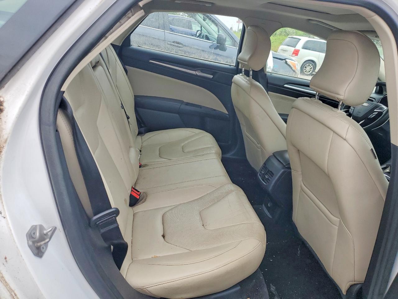 2018 Ford Fusion Titanium White vin: 3FA6P0D93JR131669