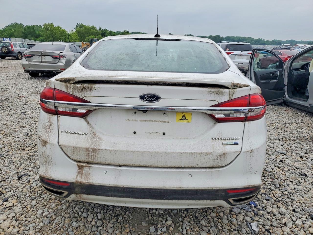 2018 Ford Fusion Titanium White vin: 3FA6P0D93JR131669