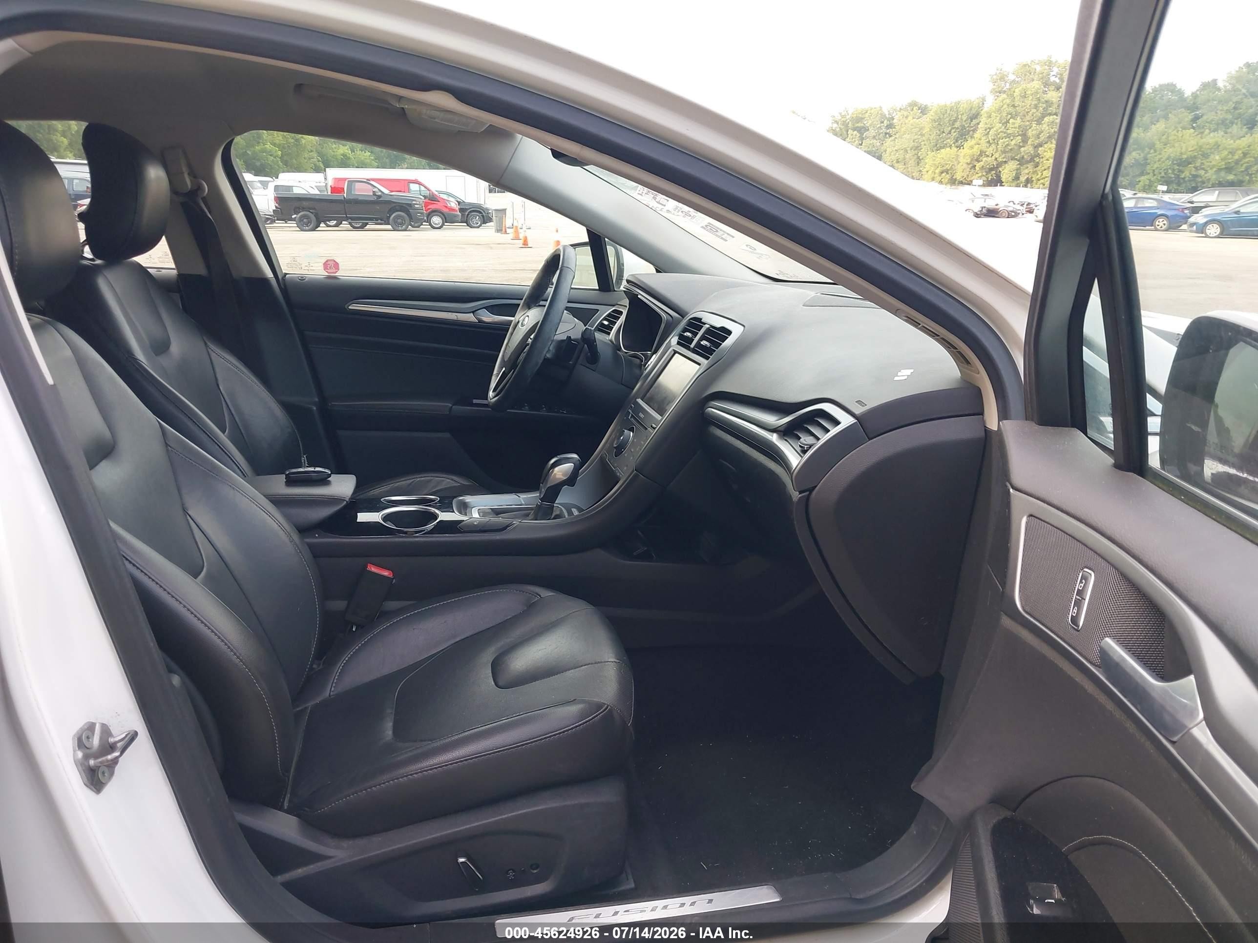 2013 Ford Fusion Titanium White vin: 3FA6P0D94DR104470