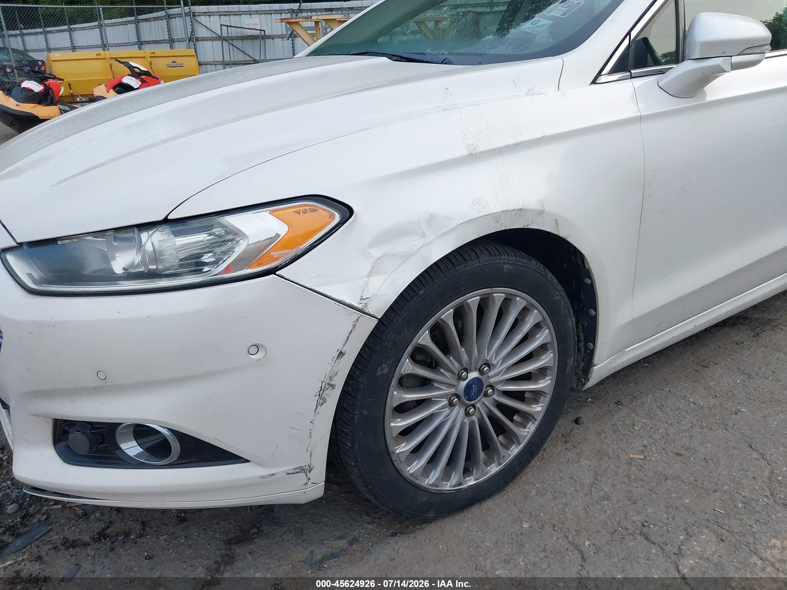 2013 Ford Fusion Titanium White vin: 3FA6P0D94DR104470