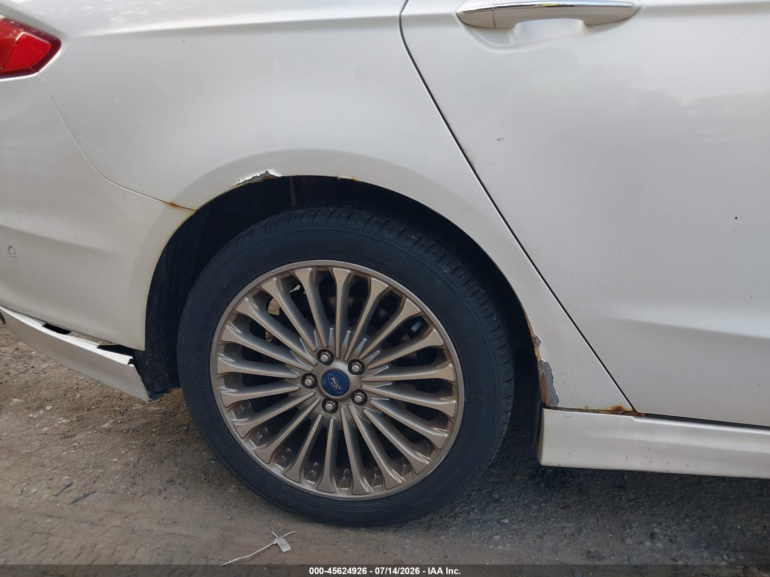 2013 Ford Fusion Titanium White vin: 3FA6P0D94DR104470