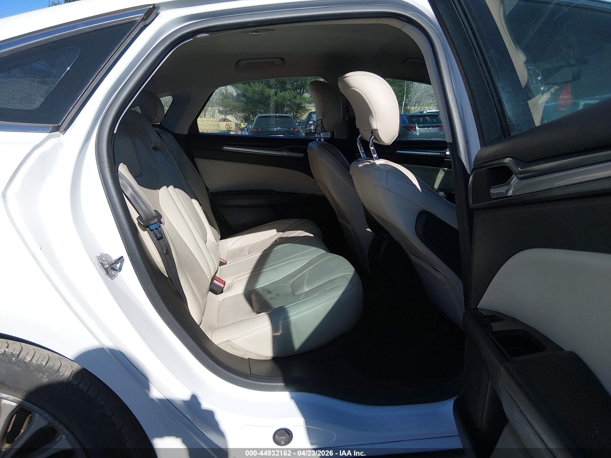 2014 Ford Fusion Titanium White vin: 3FA6P0D95ER260342