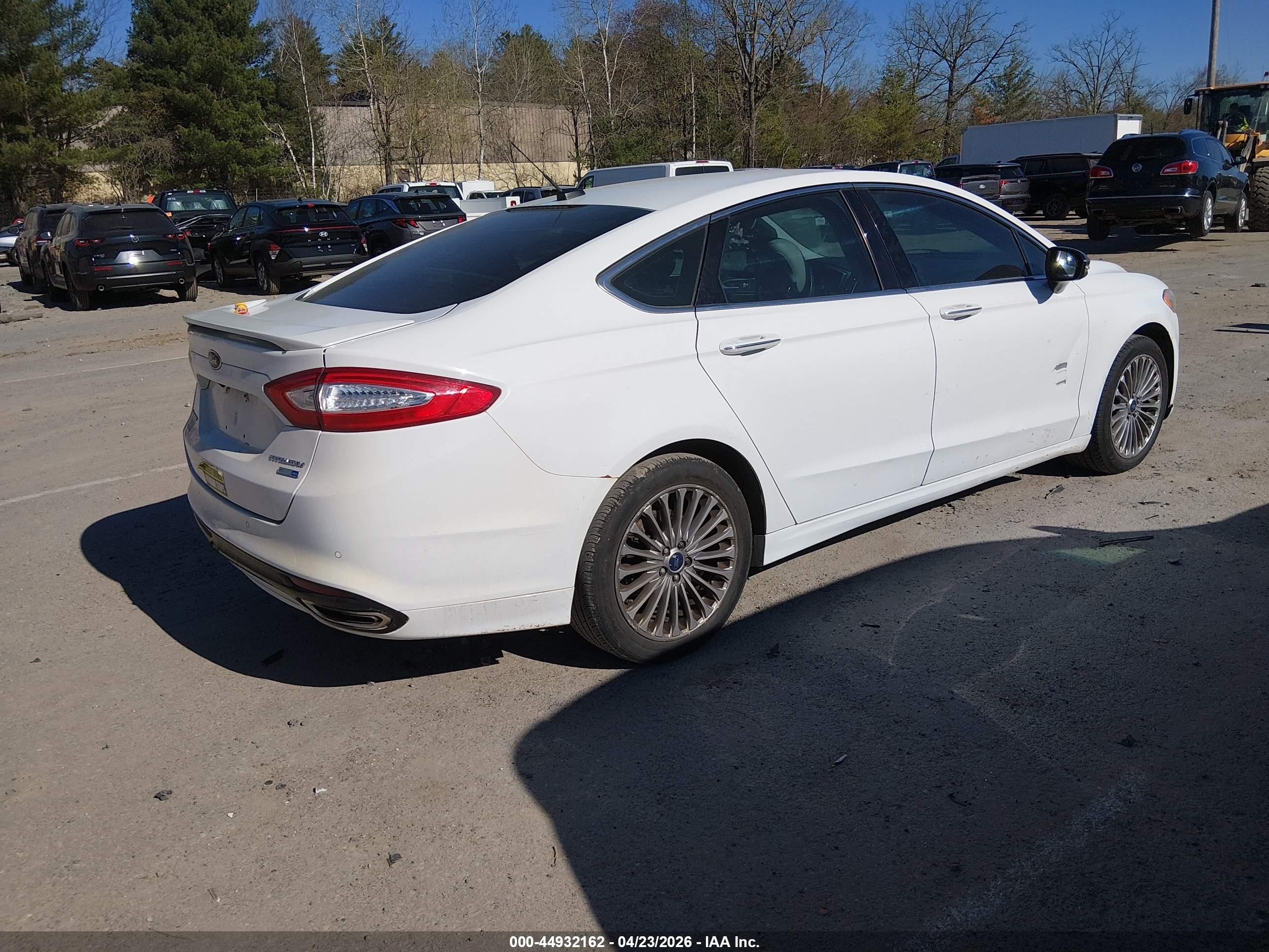 2014 Ford Fusion Titanium White vin: 3FA6P0D95ER260342