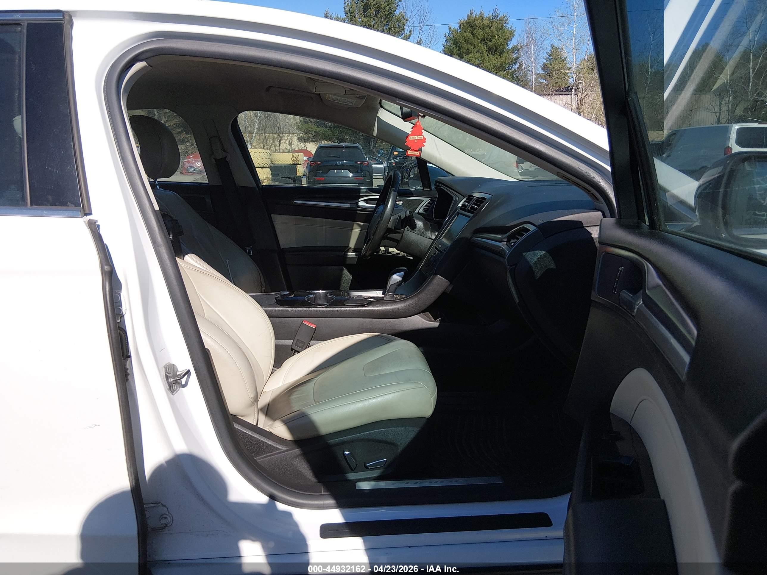 2014 Ford Fusion Titanium White vin: 3FA6P0D95ER260342