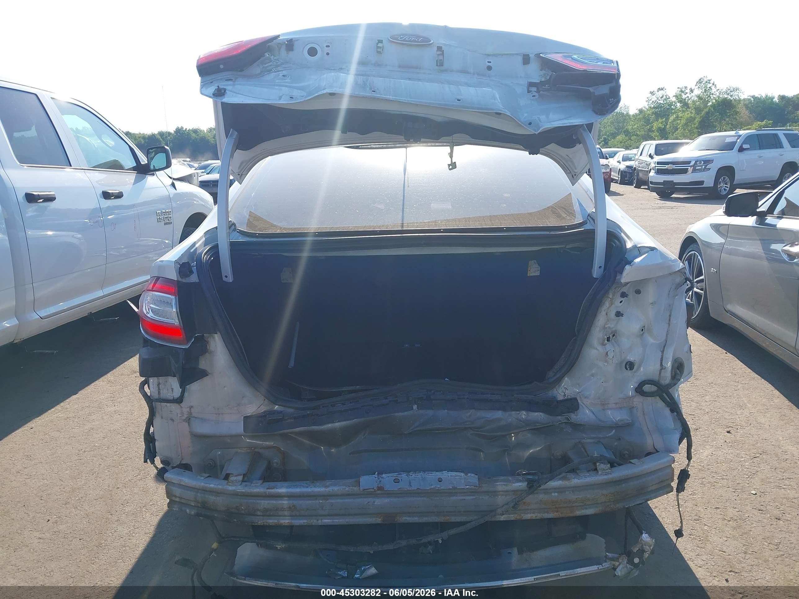2013 Ford Fusion Titanium White vin: 3FA6P0D96DR289976