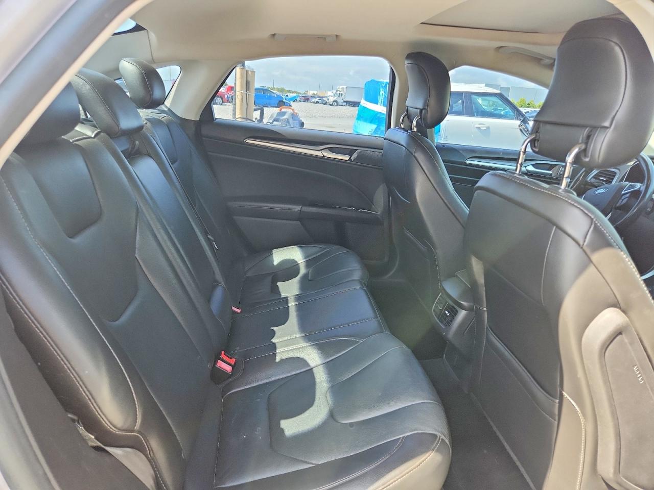 2014 Ford Fusion Titanium White vin: 3FA6P0D96ER155891