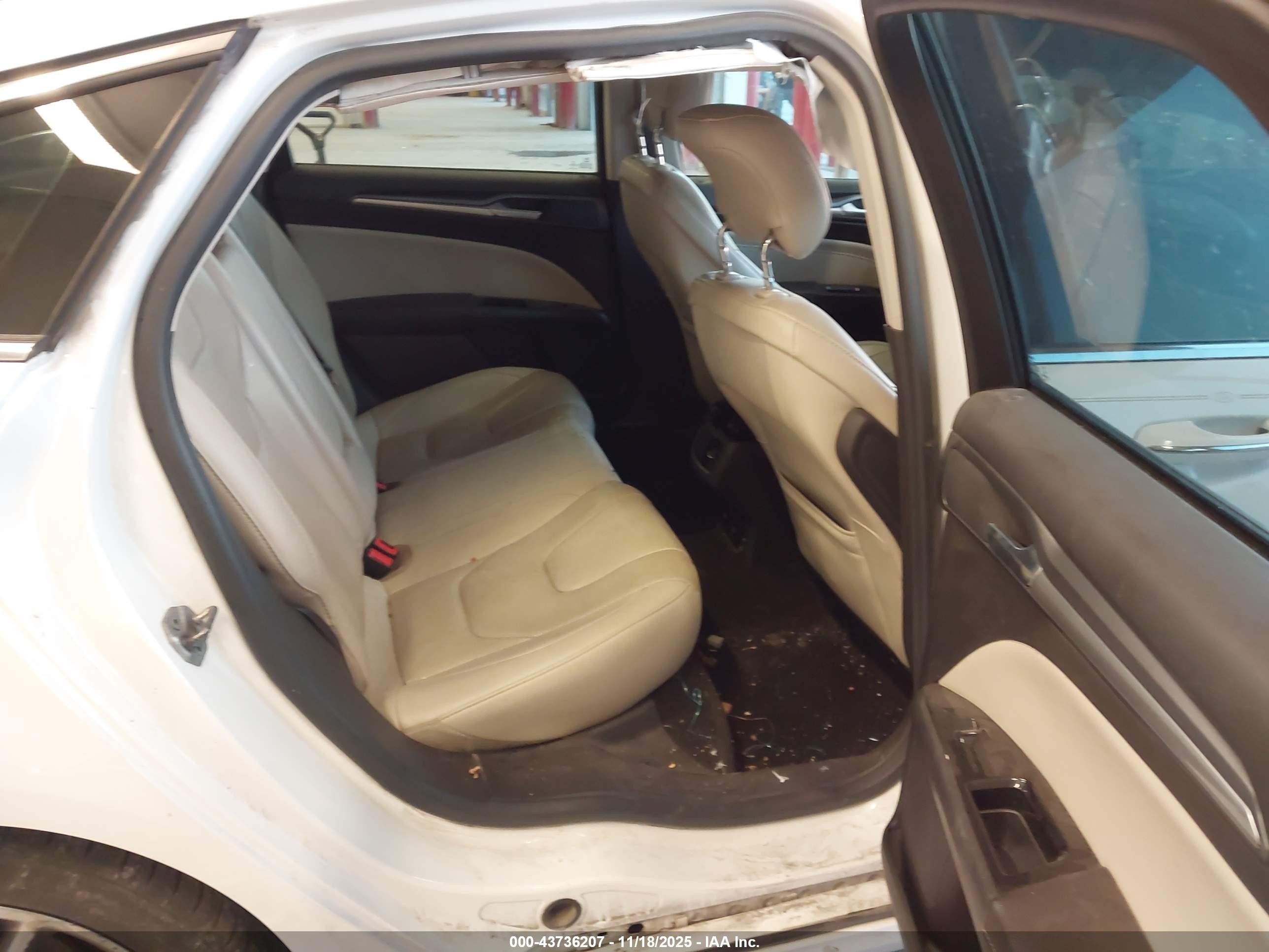 2014 Ford Fusion Titanium White vin: 3FA6P0D97ER219565